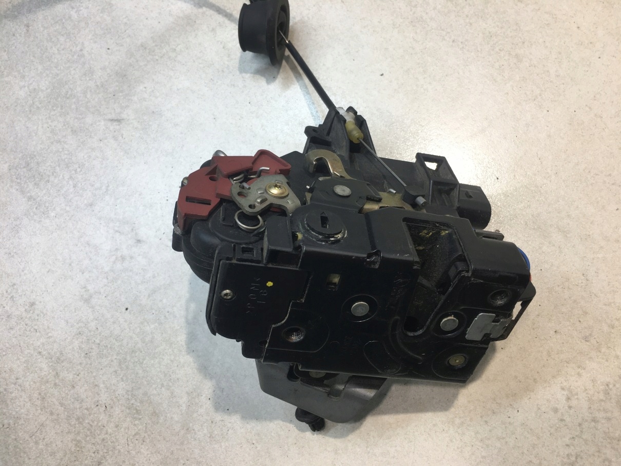 lock door left rear part AUDI A4 B6 7 PIN 4B0839015D