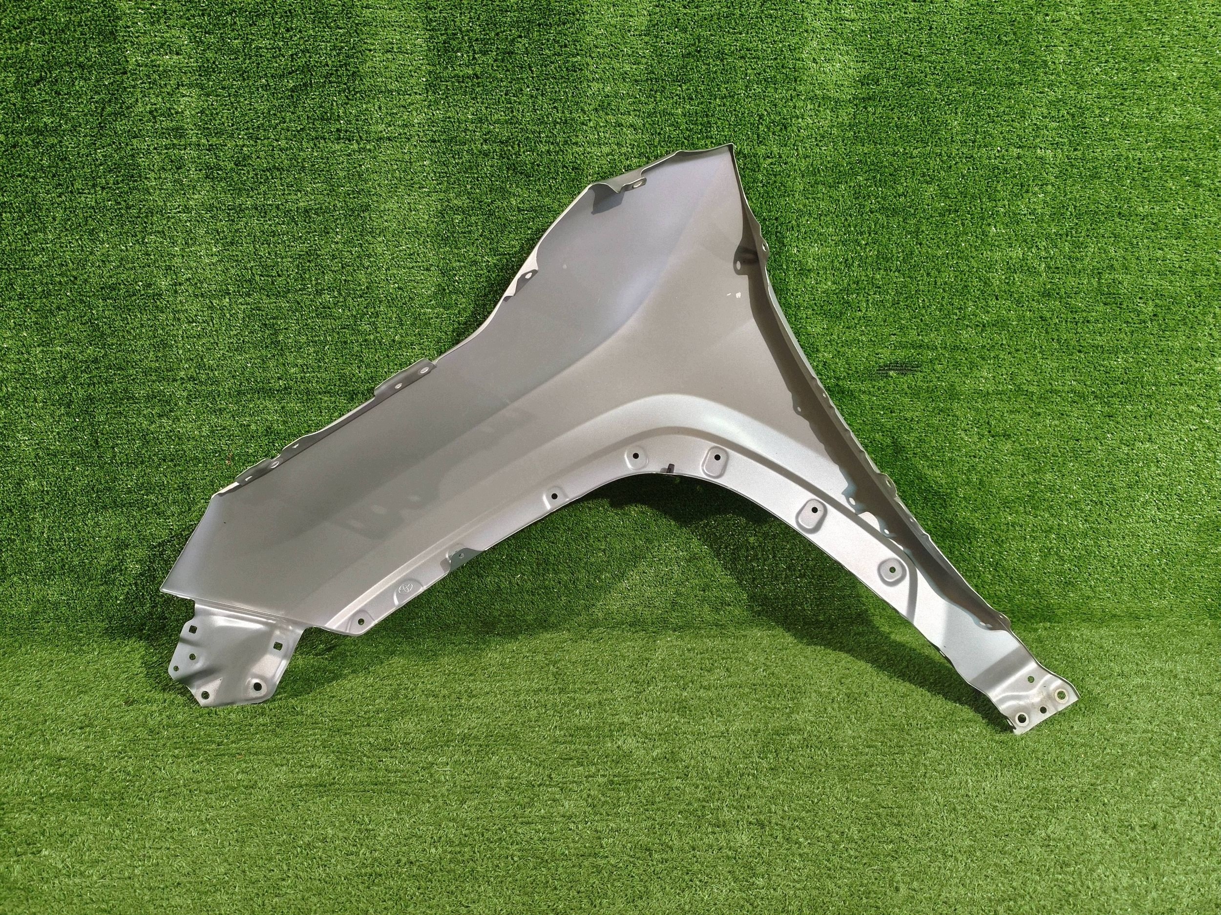 fender front right TOYOTA RAV4 V NR.804