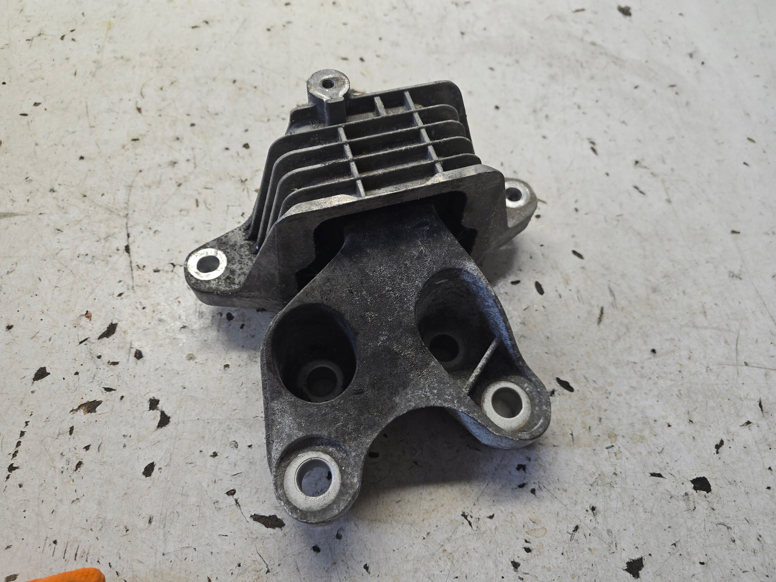 OPEL INSIGNIA B support airbag étrier boîte de vitesses 84254937 CN AUTOMAT B20DTH
