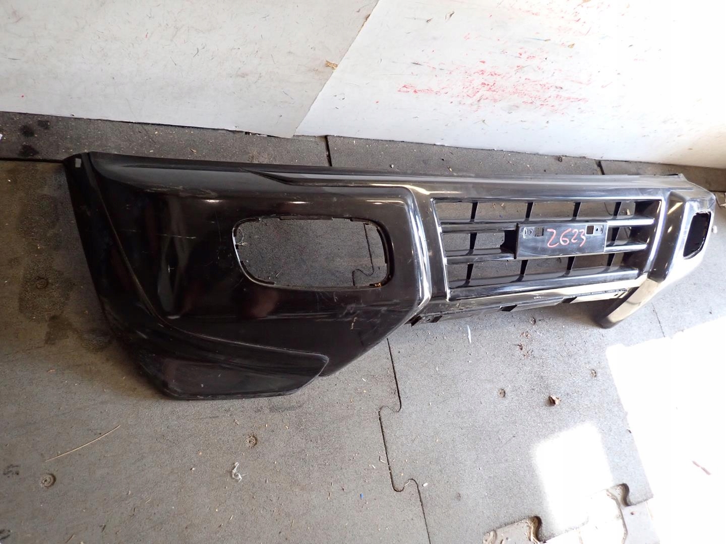 bumper front front MITSUBISHI PAJERO III 2000-2002 MR437241