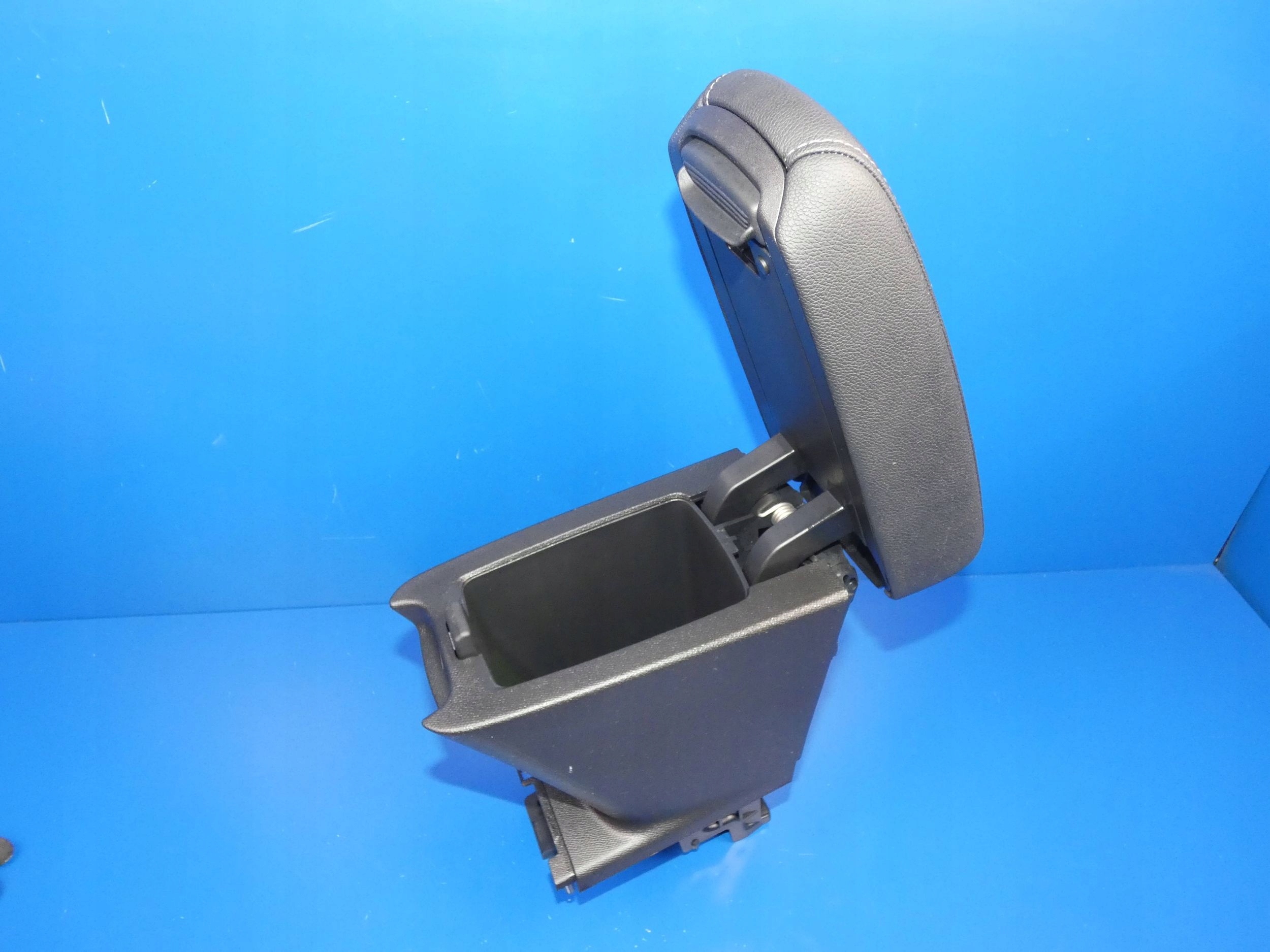 Opel Corsa F armrest TUNELU SRODKOWEGO front passenger compartment