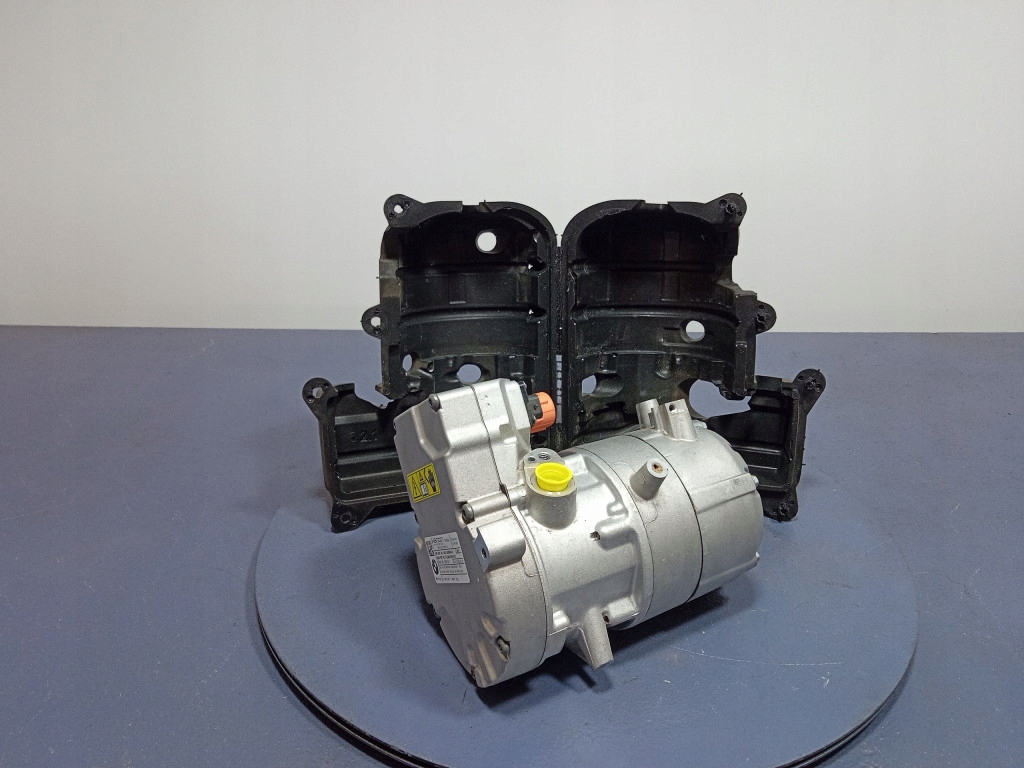 BMW I4 G26 M50 компрессор кондиционера 5A63640