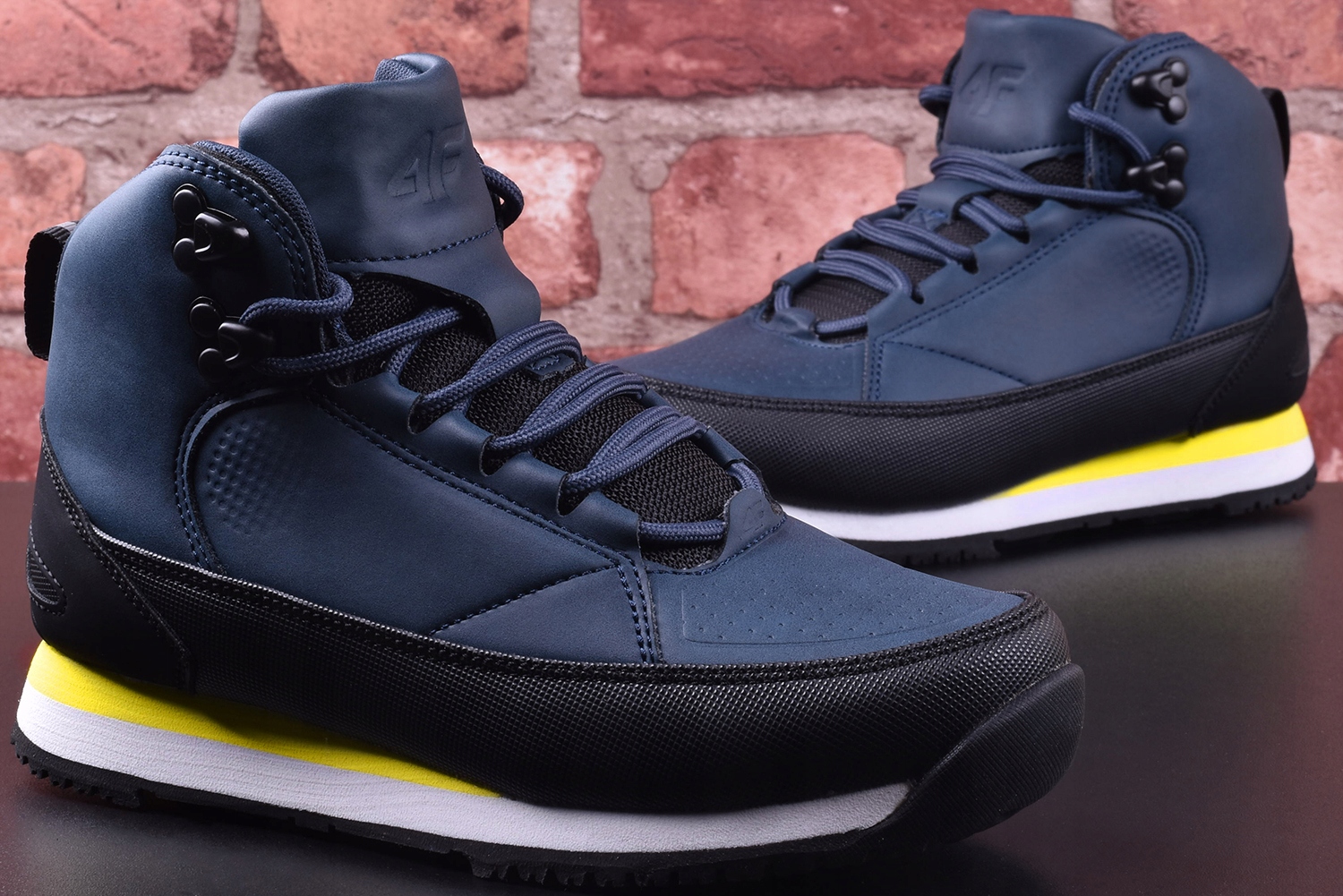 Buty Juniorskie Zimowe 4F HIKER FWINM003 31 r.38 sportowe śniegowce Rodzaj zapięcia Sznurowadła