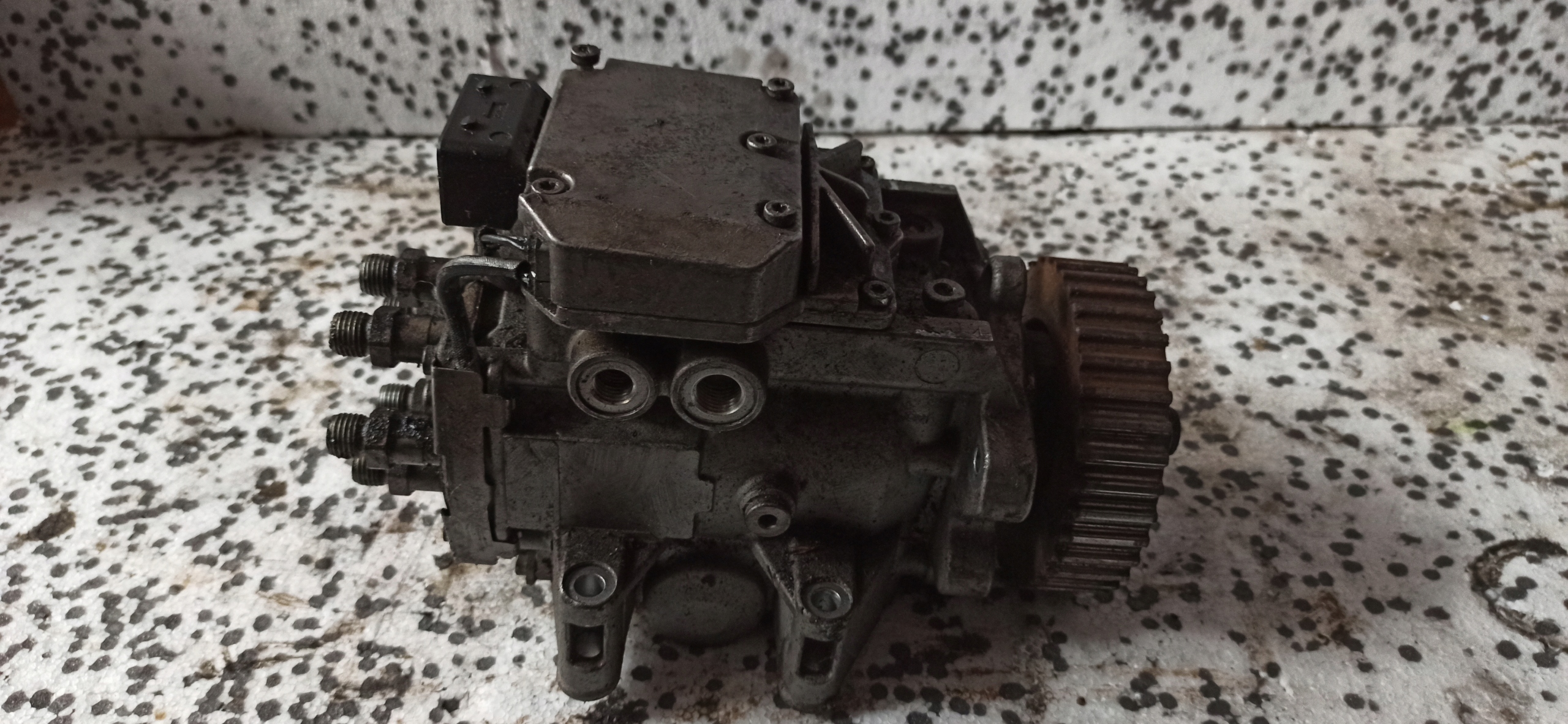 Паливний насос 2.5 TDI AUDI A4 B7