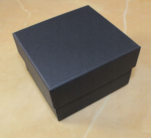 -MARGUT- Opakowanie pudełko na zegarek poduszka czarne Marka Margut