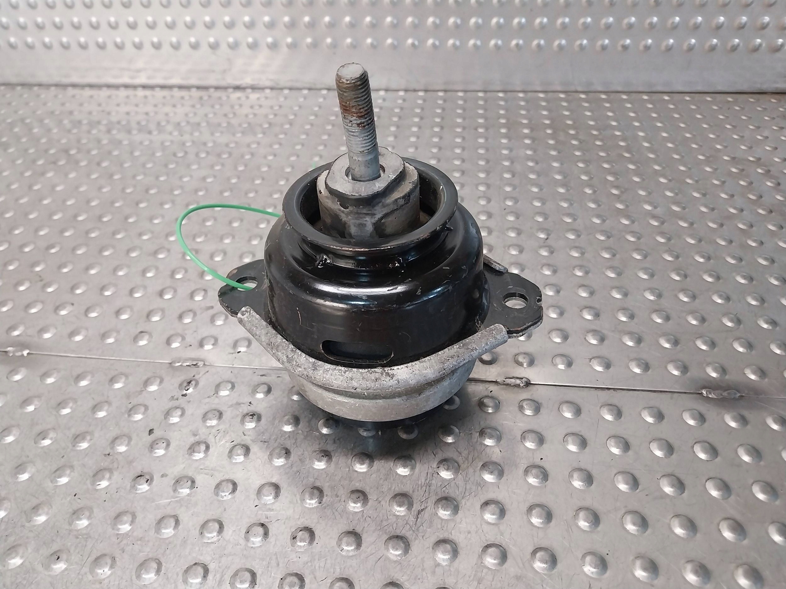 engine mount right 7L6199131 VW TOUAREG and 7L6