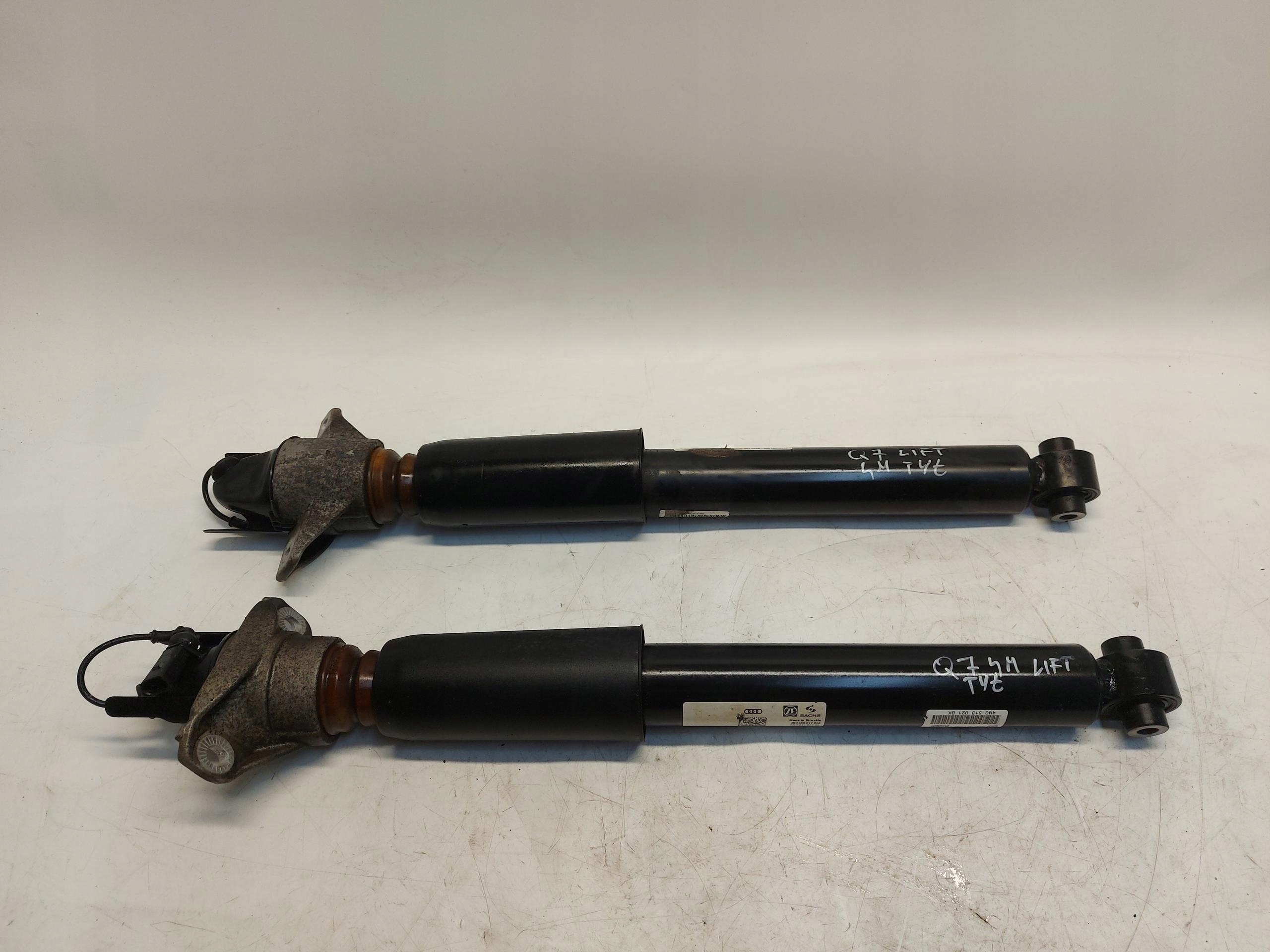 Audi Q7 II LIFT 4M0 TFSI Stoßdämpfer heck hinten links oder rechts 4m0513021bk
