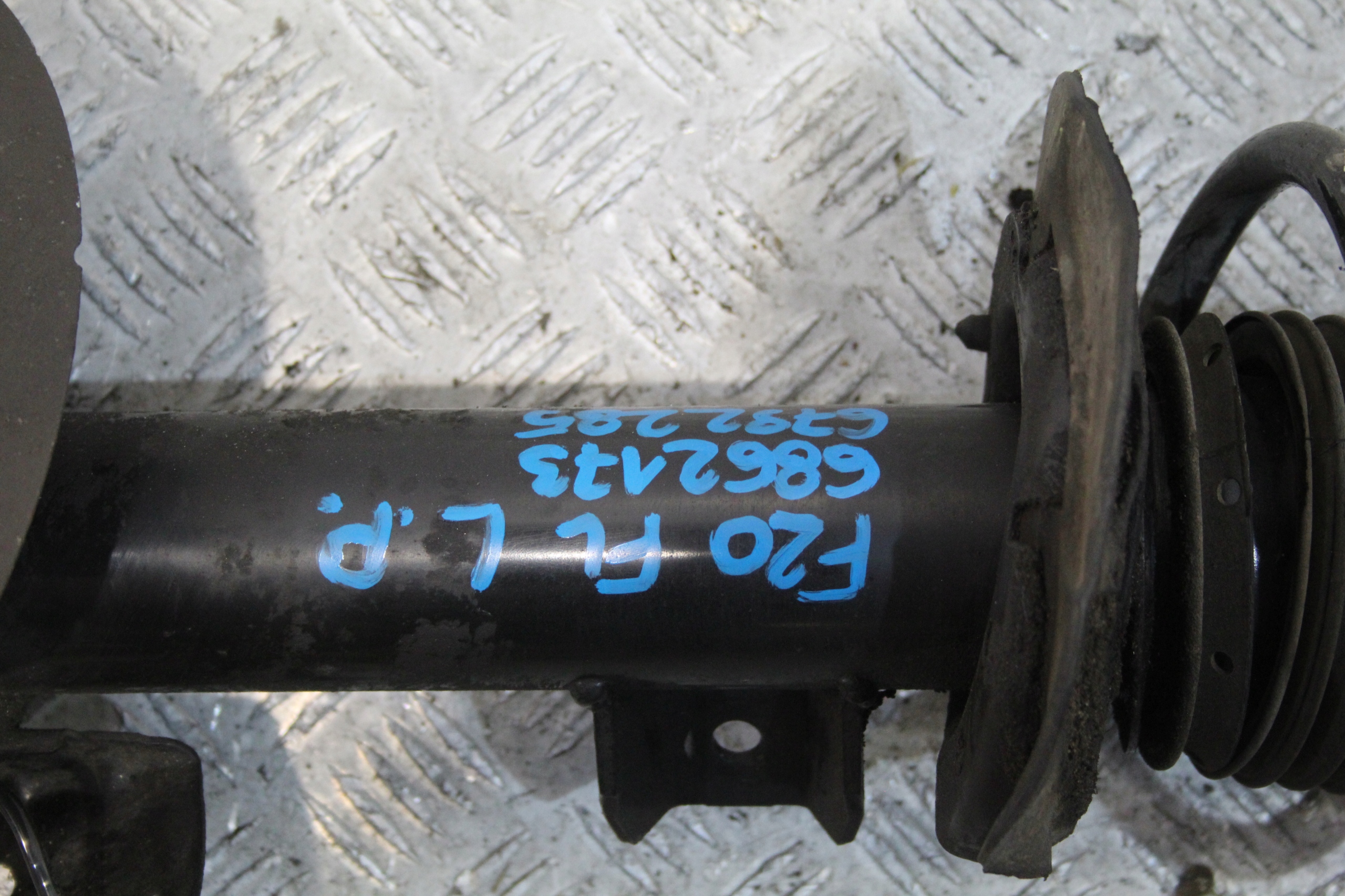 swing McPherson left front BMW 1 F20 LIFT 6792285