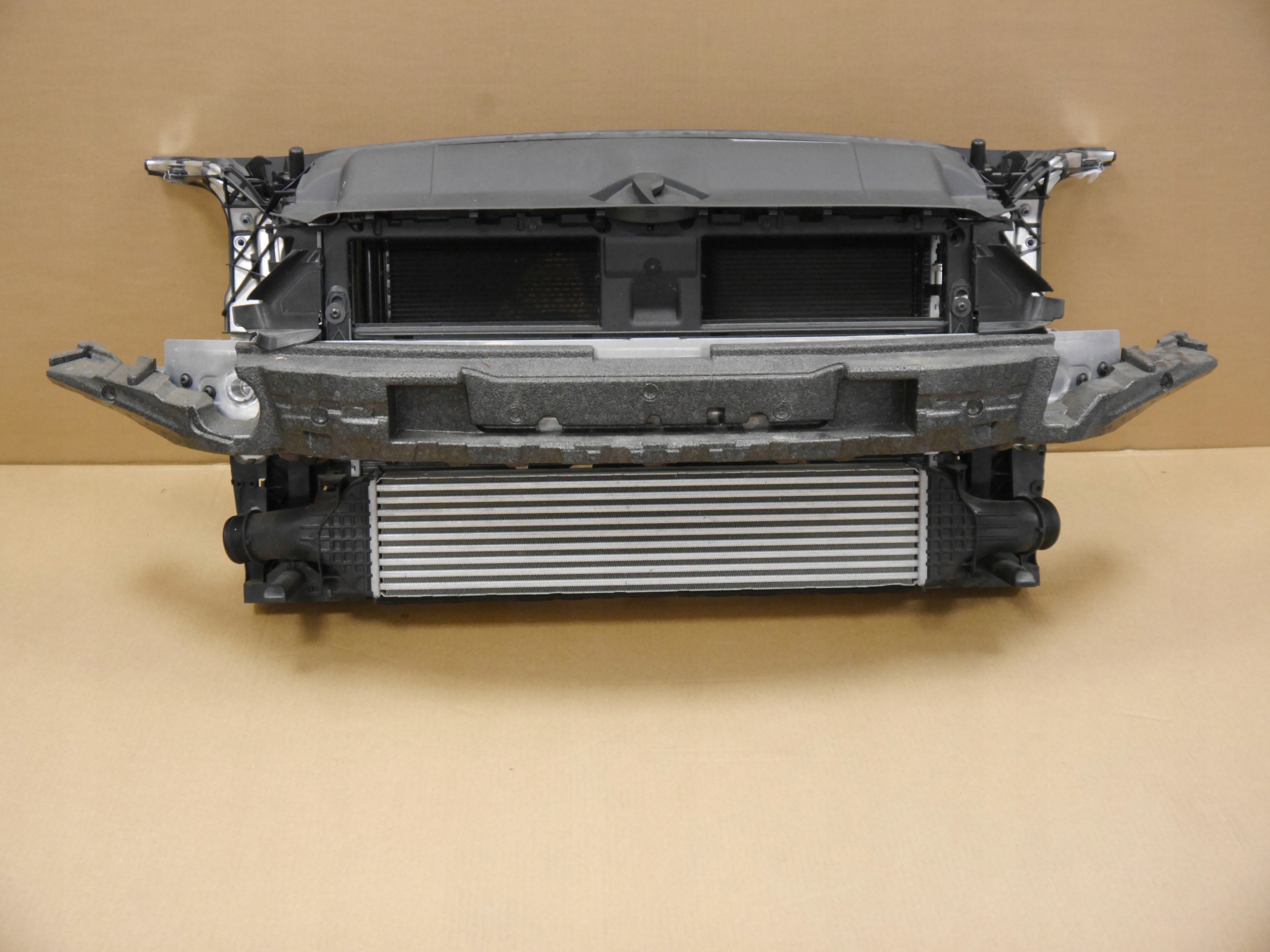 AUDI A4 A5 8W PAS PRZEDNI CHŁODNICE 2.0 TFSI Typ samochodu Samochody osobowe