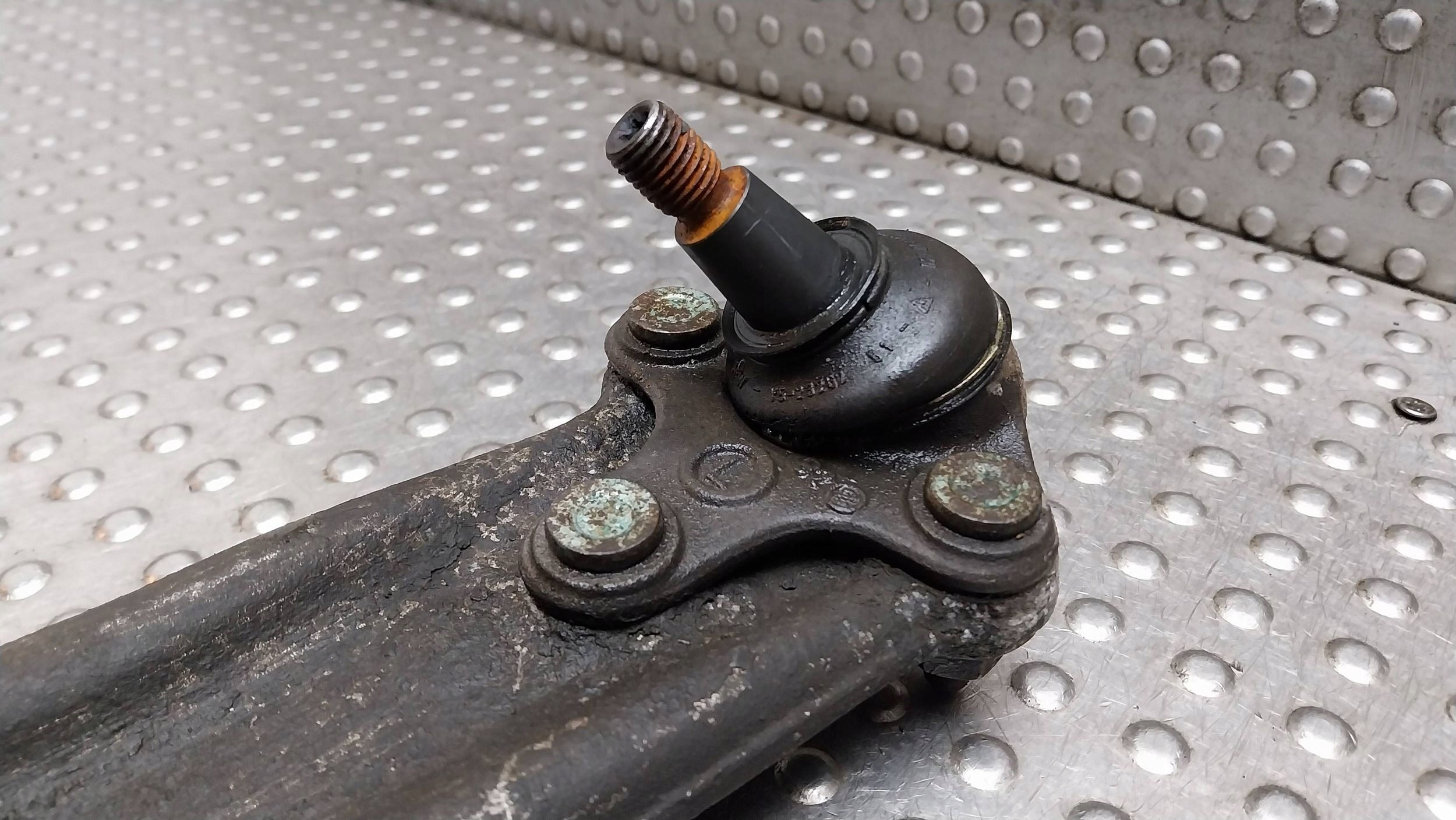 arm left front 3C0407153B VW PASSAT B6 CC 07-12