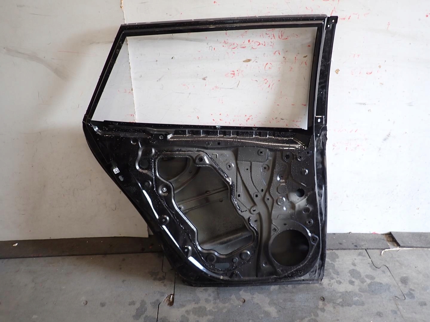 door rear part rear. left TOYOTA COROLLA E21 2019- KOMBI