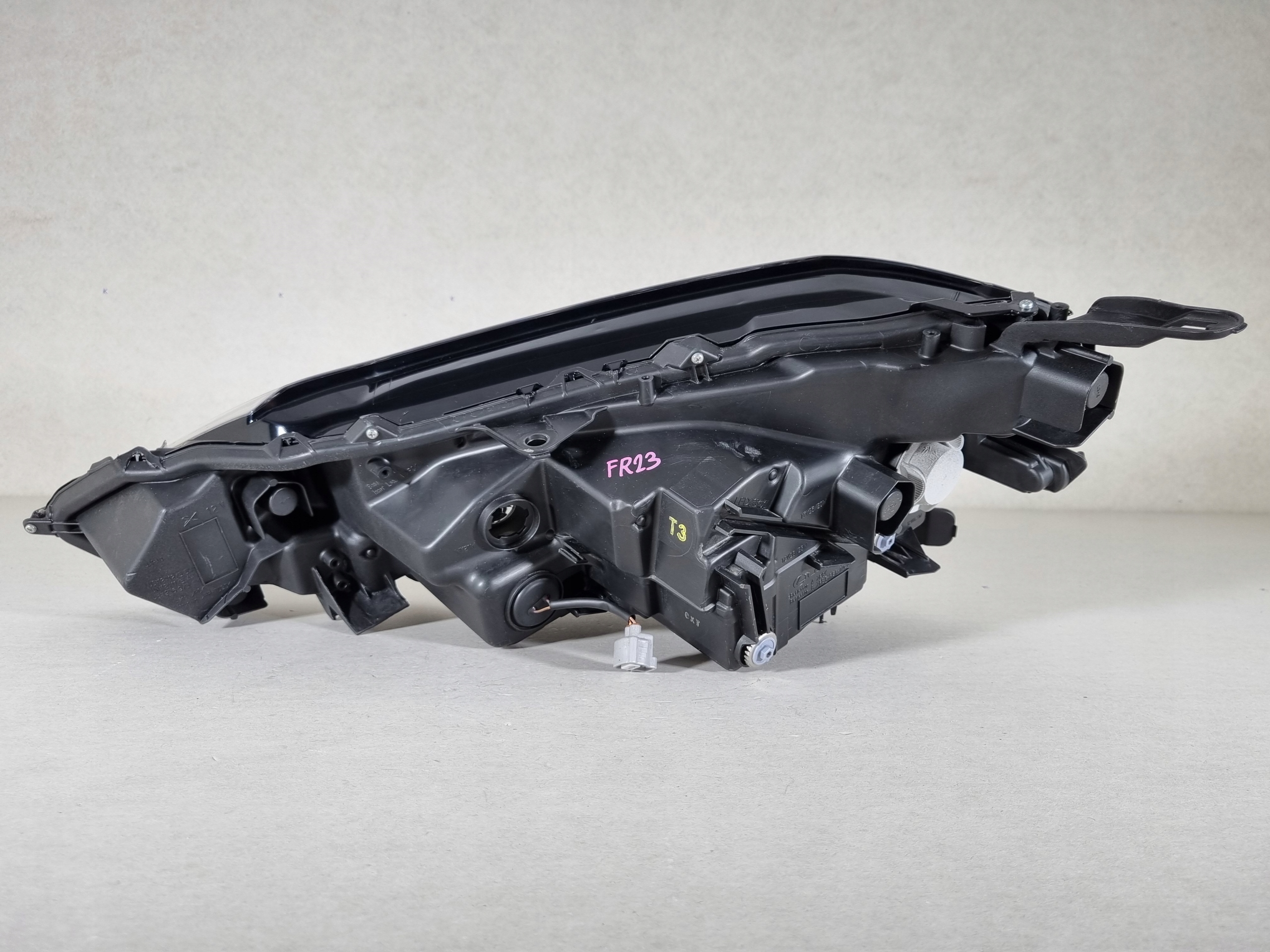 LEXUS UX LIFT FULL LED LAMPA PRAWA PRZÓD PRZEDNIA Typ samochodu 4x4/SUV Samochody osobowe