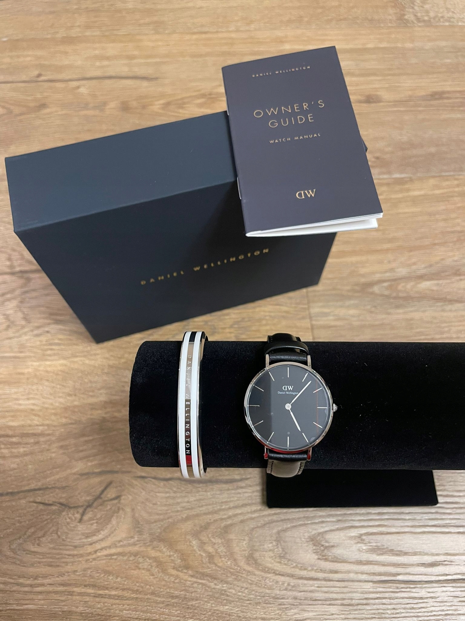 ZEGAREK DANIEL WELLINGTON CZARNY SKÓRA + SREBRNA BRANSOLETKA DW00500927 Typ naręczny