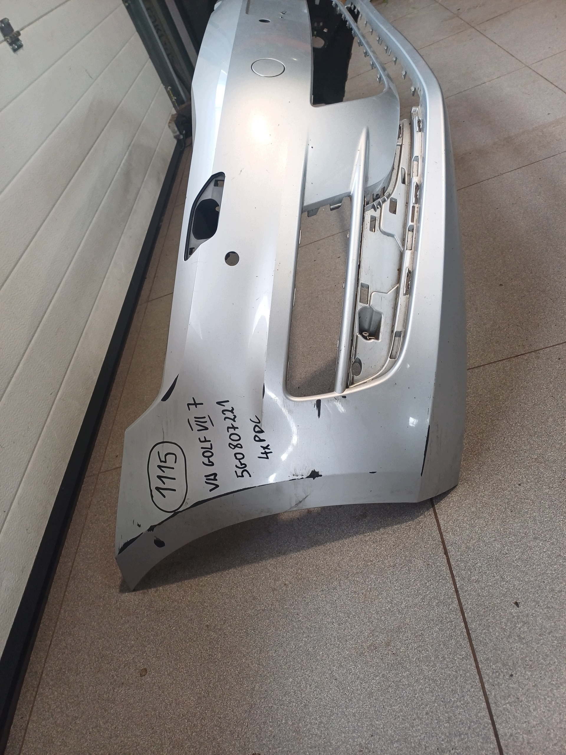 nárazník předek přední VW GOLF 7 VII 5G0807221 4 X PDC