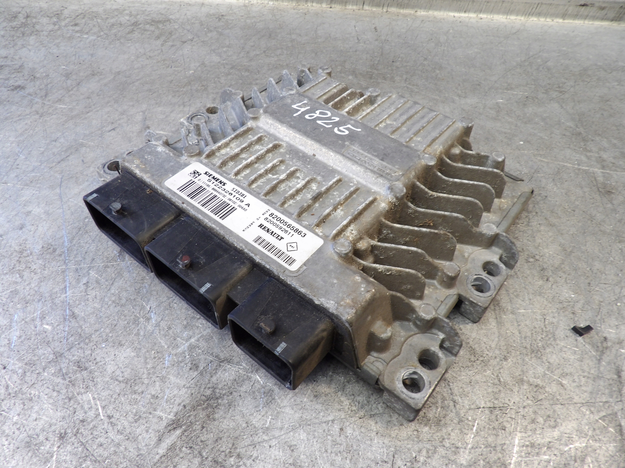 Renault Scenic II computer, control unit S122326109A 8200565863 8200592611