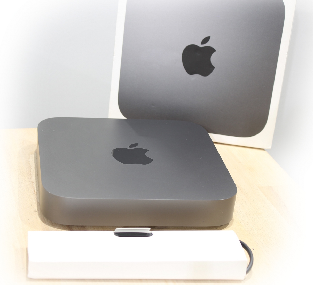 Macデスクトップ mac mimi 2018 core i3 SSD256GB RAM8GB 2018 Apple Mac mini with 3,6 Ghz Intel Core i3 (8 GB RAM