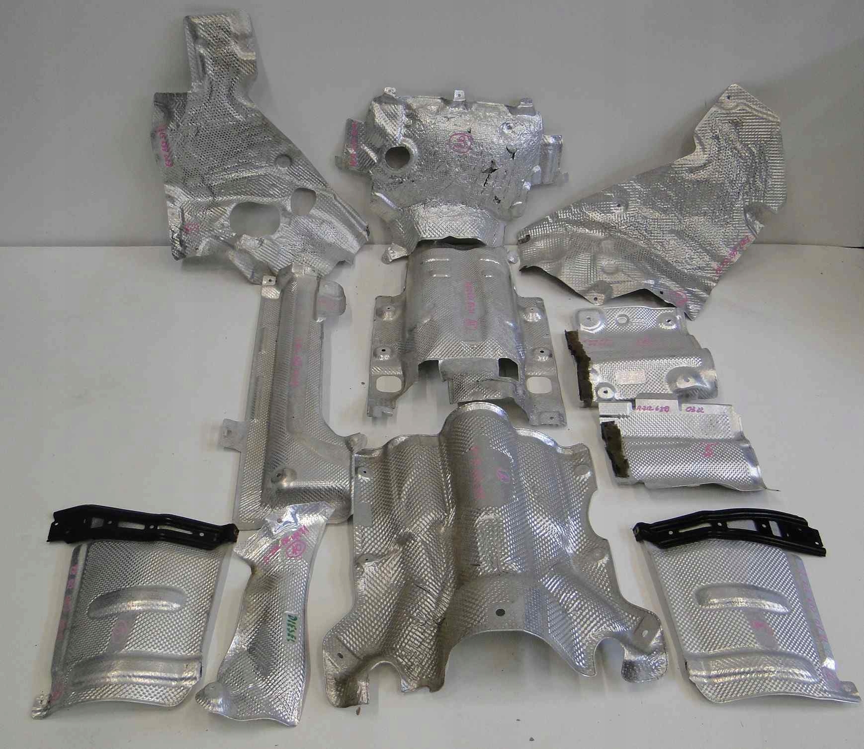 MERCEDES CLS 218 OSŁONA TERMICZNA KOŃCÓWKI LEWEJ Producent części Mercedes-Benz OE