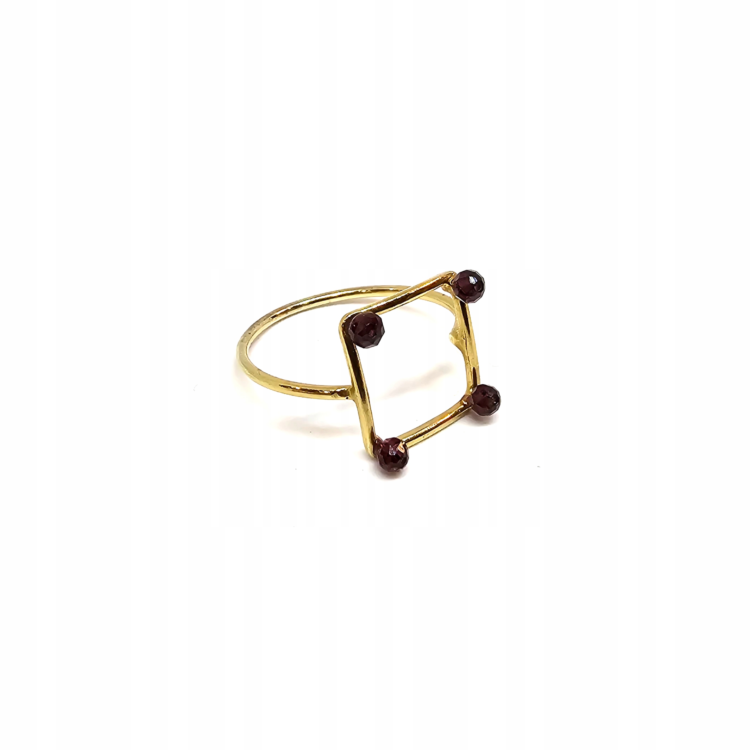 Stříbrný pozlacený čtverec prstýnek s granátem