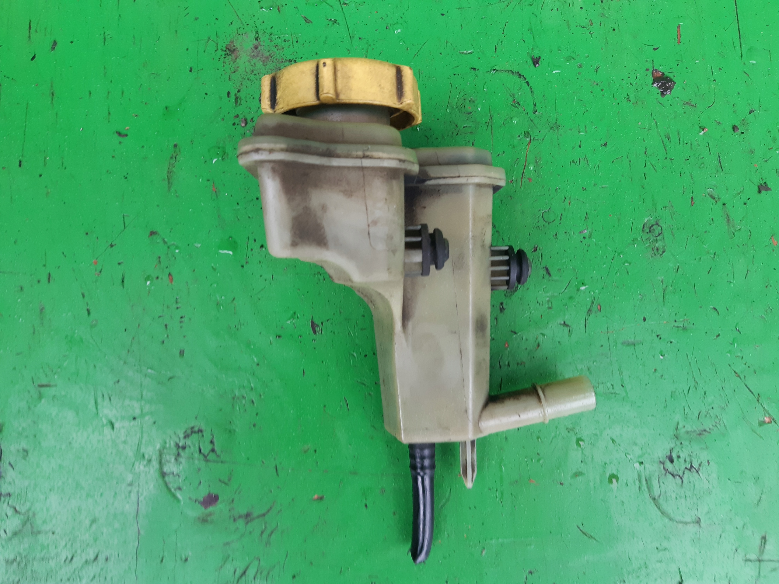 БАЧОК ГІДРОПІДСИЛЮВАЧА КЕРМА FORD FIESTA MK5