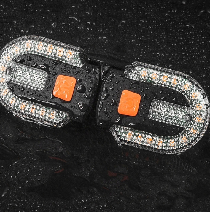 BEZPRZEWODOWY KIERUNKOWSKAZ USB SPRZĘT ROWEROWY Kolor dominujący czarny