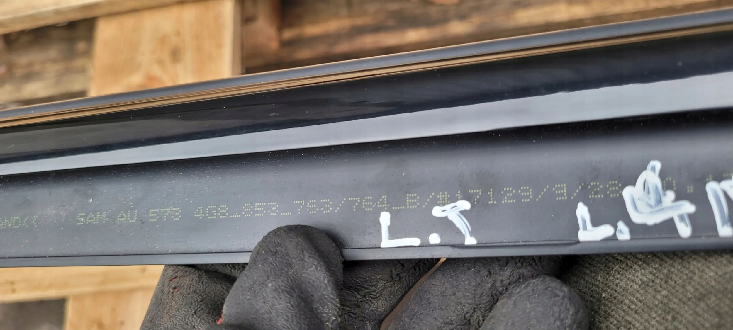 S7 4G A7 moulding dust door left left rear part black