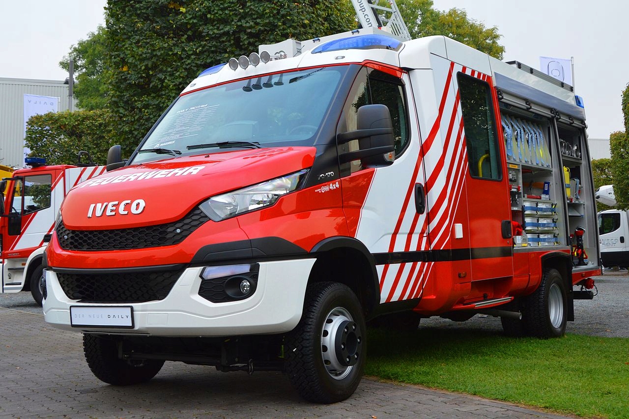 Ивеко Дейли. Ивеко Дейли пожарный. Машина Ивеко Дейли. Iveco Daily 4x4 пожарный.