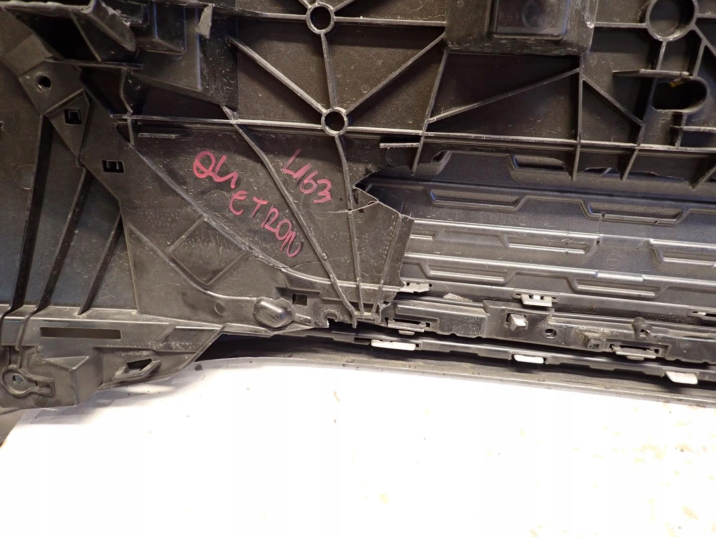 grille AUDI Q4 E-TRON 2021- 89A853653A