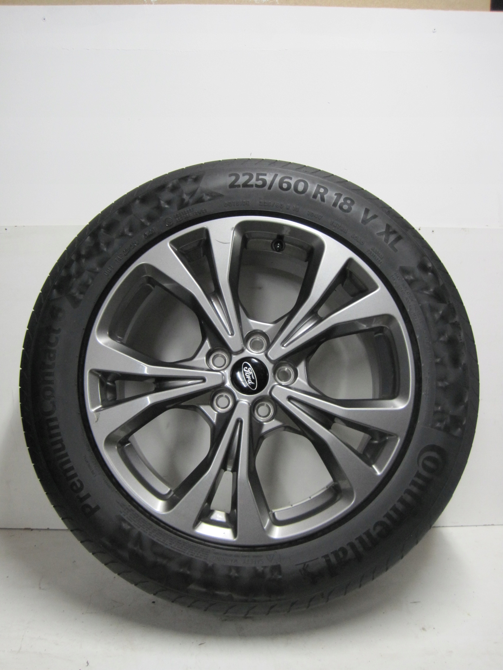 wheels discs tyres Ford Kuga MK3 R18 20R