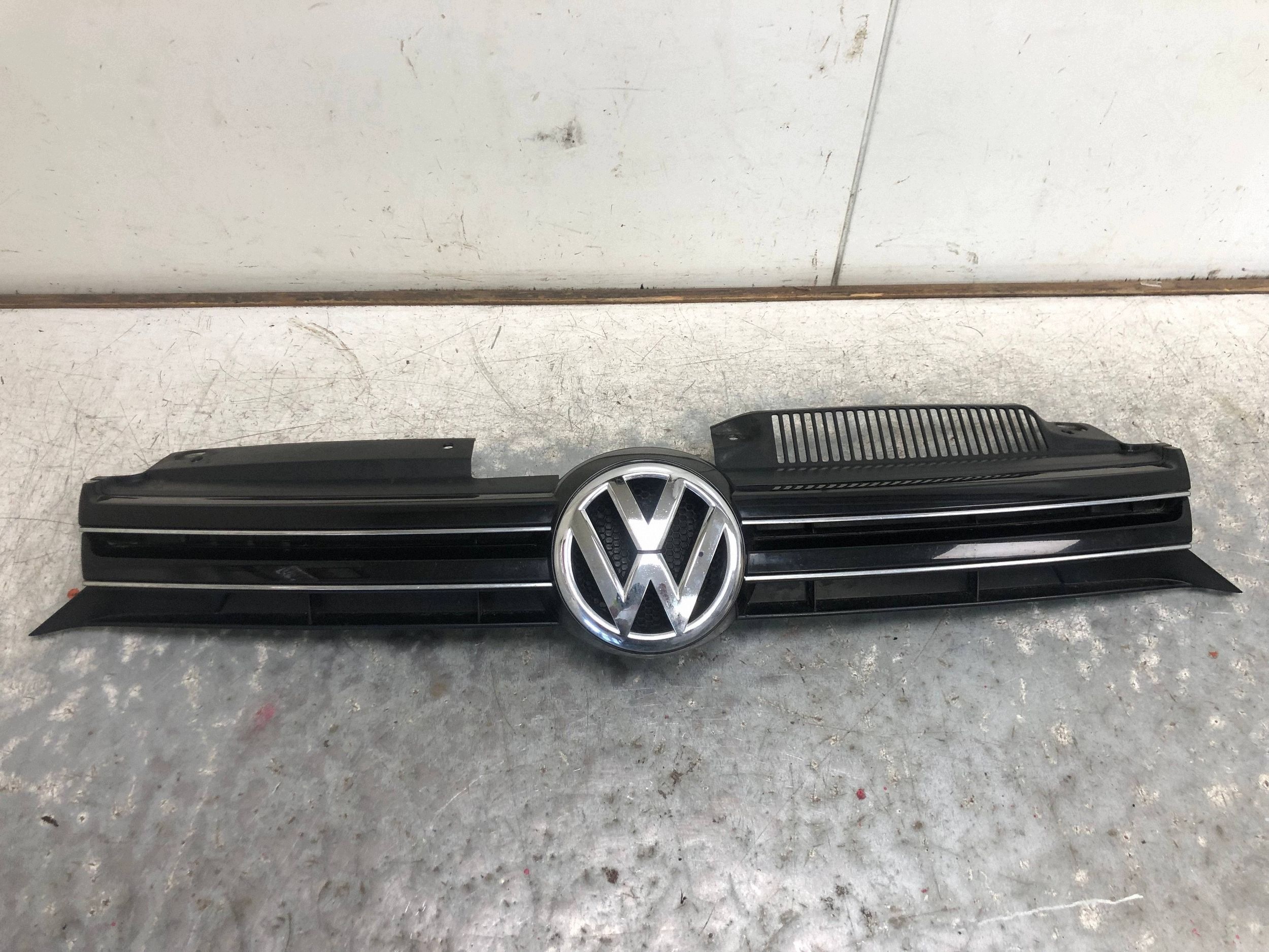 grill grill L041 VW GOLF VI KOMBI 1K9853653A