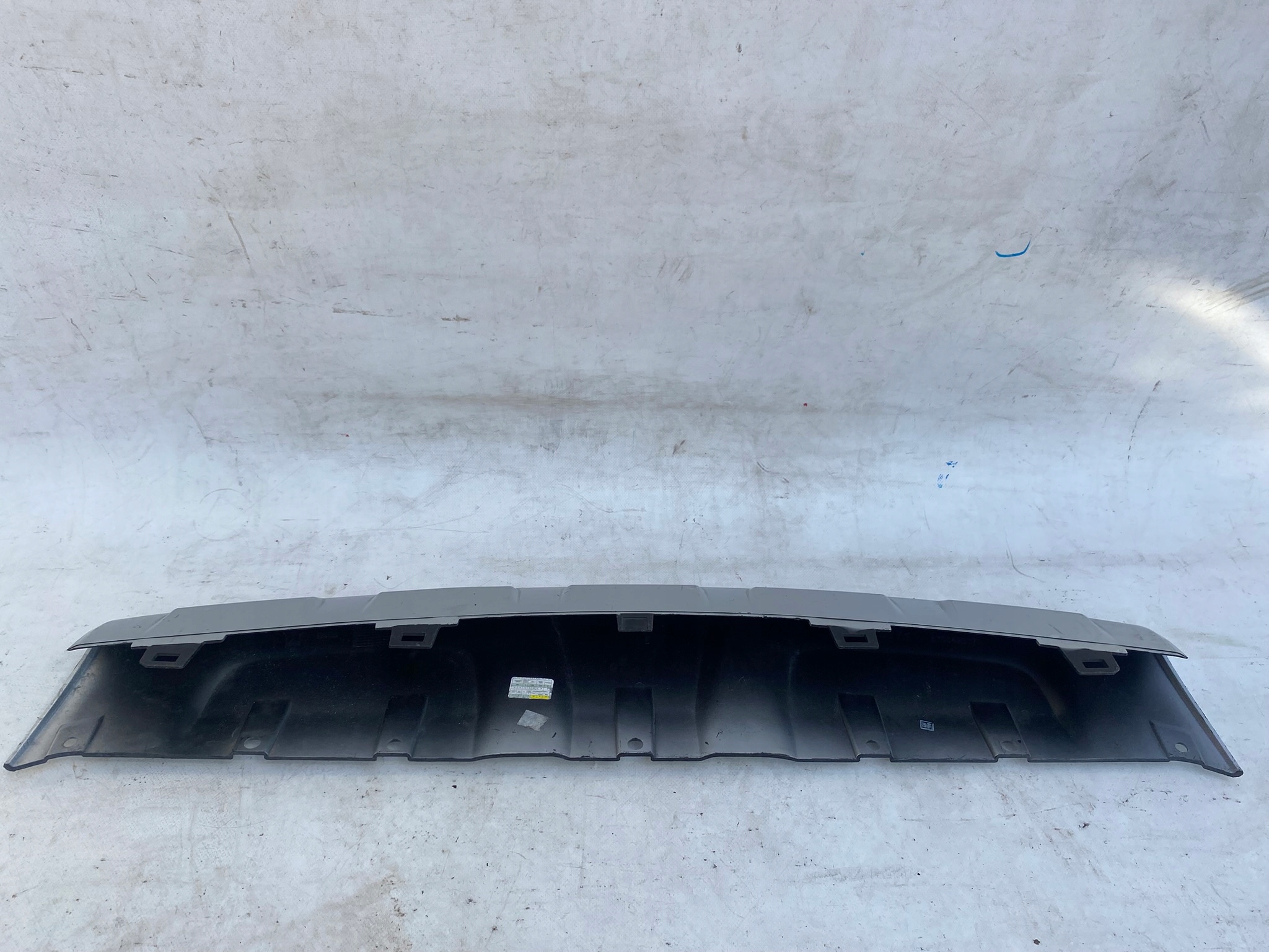 MASERATI LEVANTE 16- SPOILER nárazníku předek 670042317