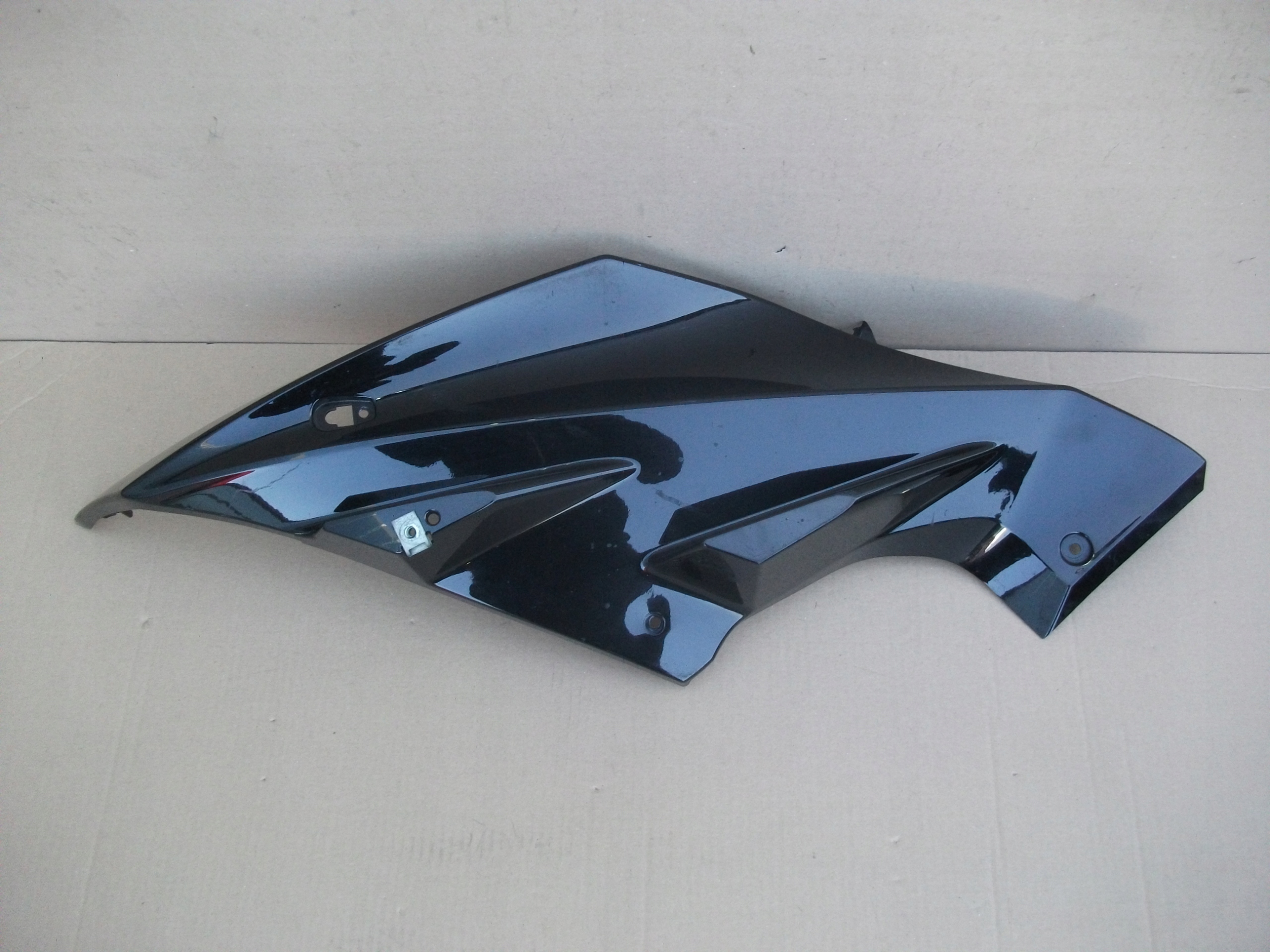 YAMAHA YZF R125 боковая левая крышка навеса