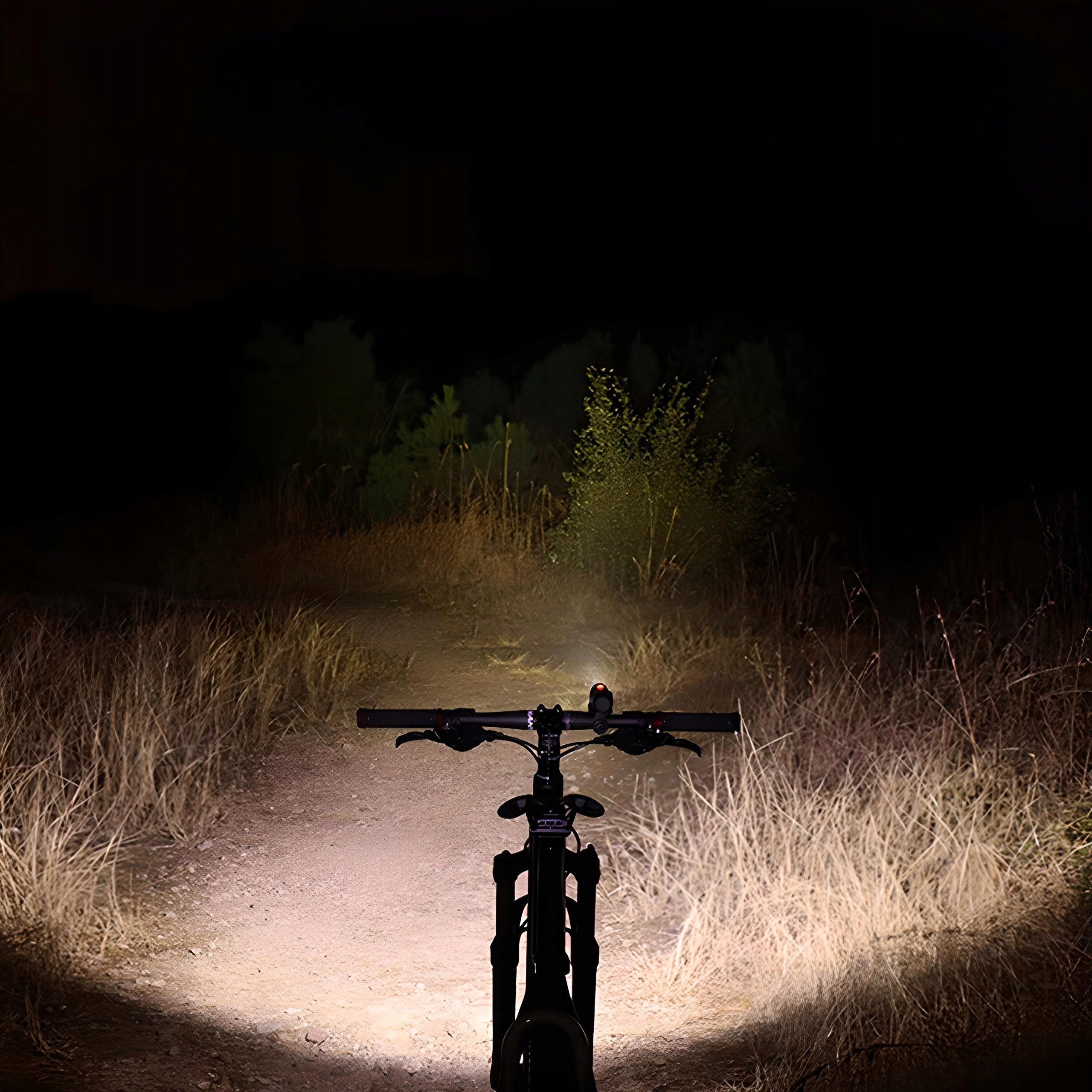 LAMPKA ROWEROWA LED PRZÓD OŚWIETLENIE ROWER LATARKA ŚWIATŁO NA KIEROWNICĘ Liczba trybów świecenia 2