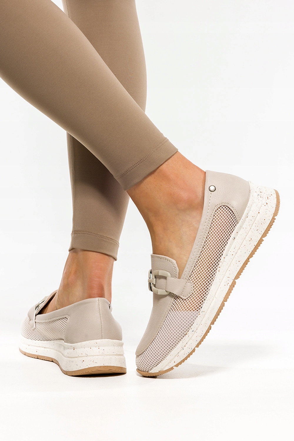 MOKASYNY DAMSKIE PÓŁBUTY WSUWANE NA PLATFORMIE AŻUROWE MODNA OZDOBA r 40 Marka Casu