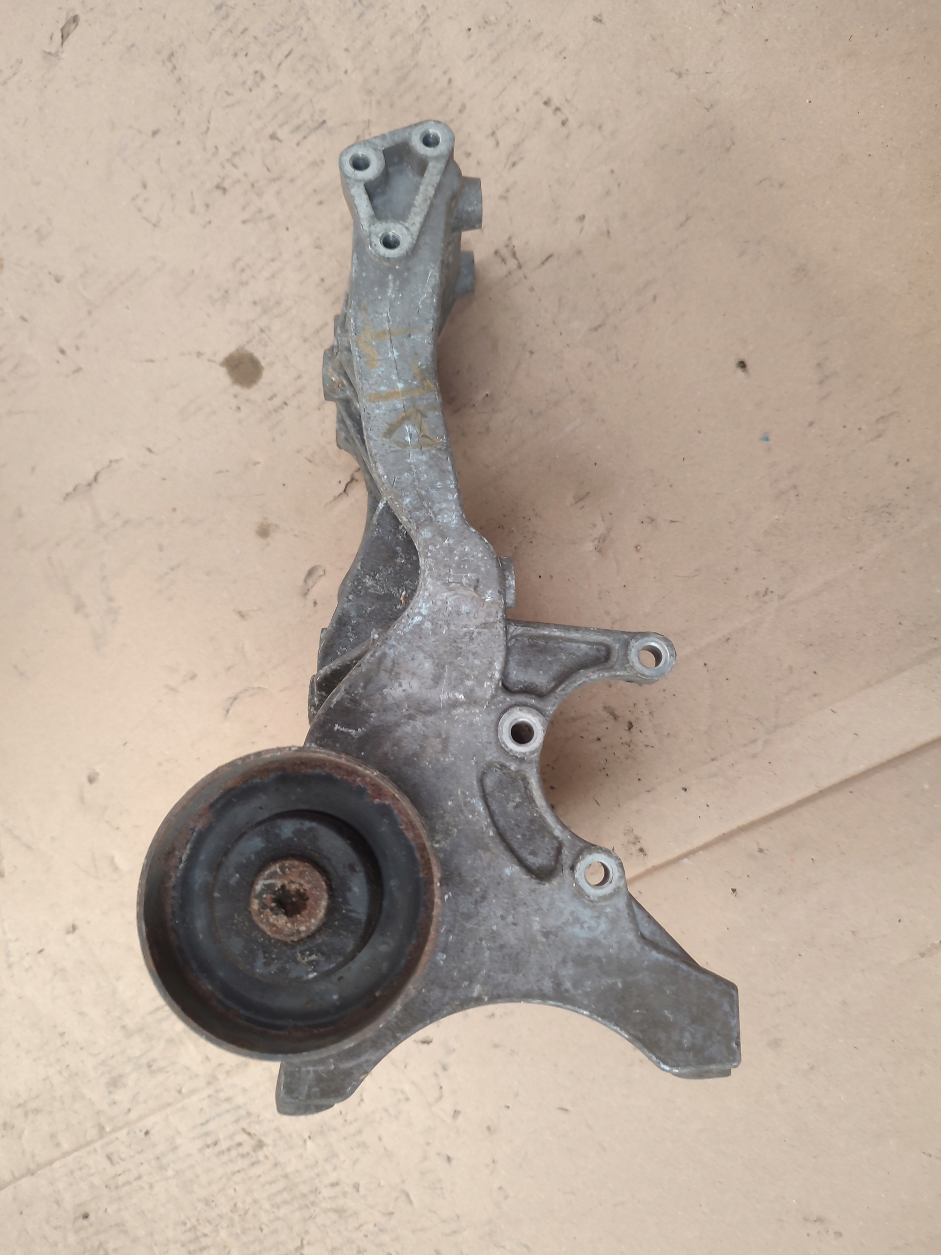 support alternator AUDI A4 B6 B7 06D903143C