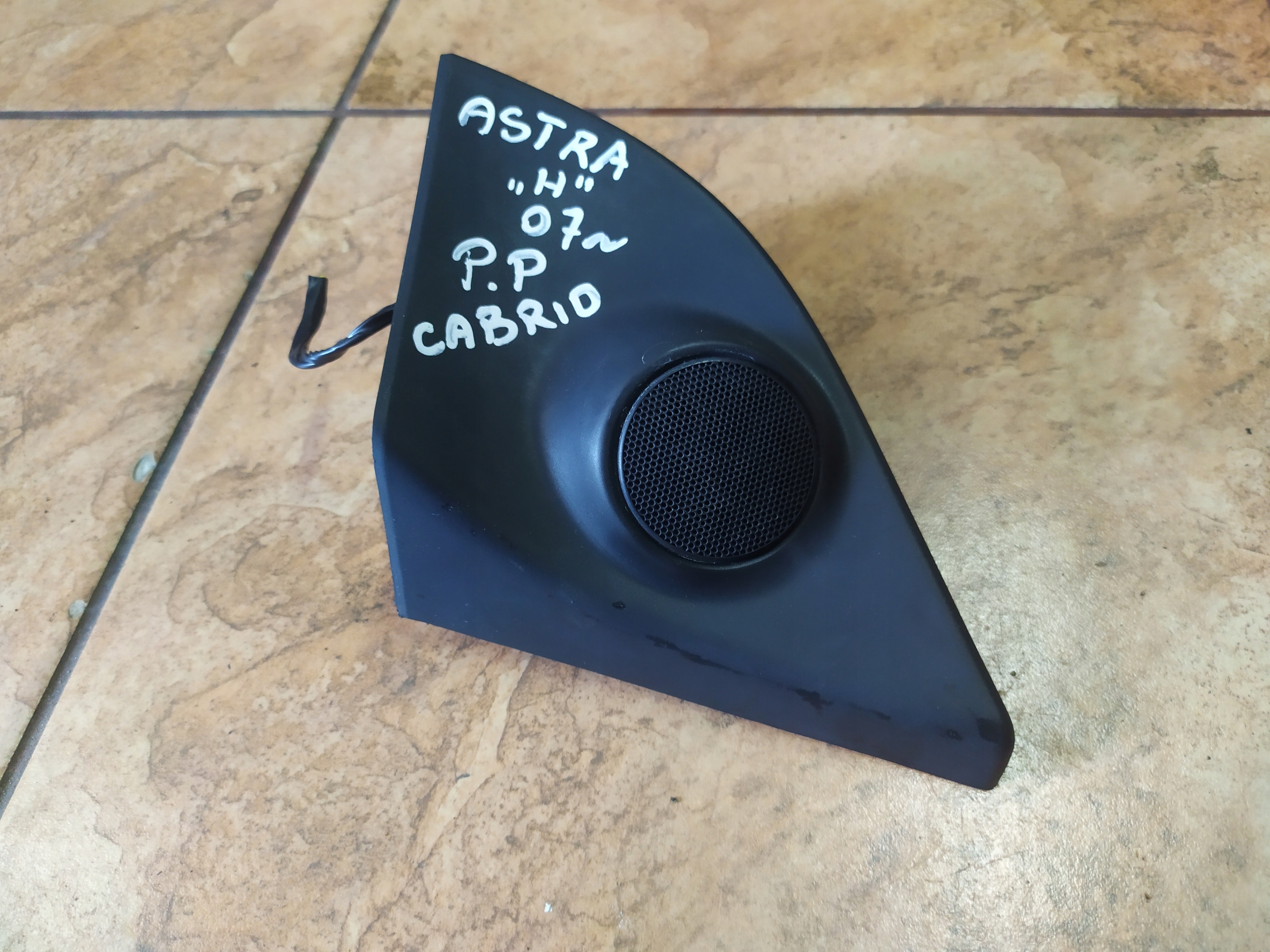 ASTRA H 1.9CDTI 07' TRÓJKĄT ZAŚLEPKA GŁOŚNIK PRZÓD