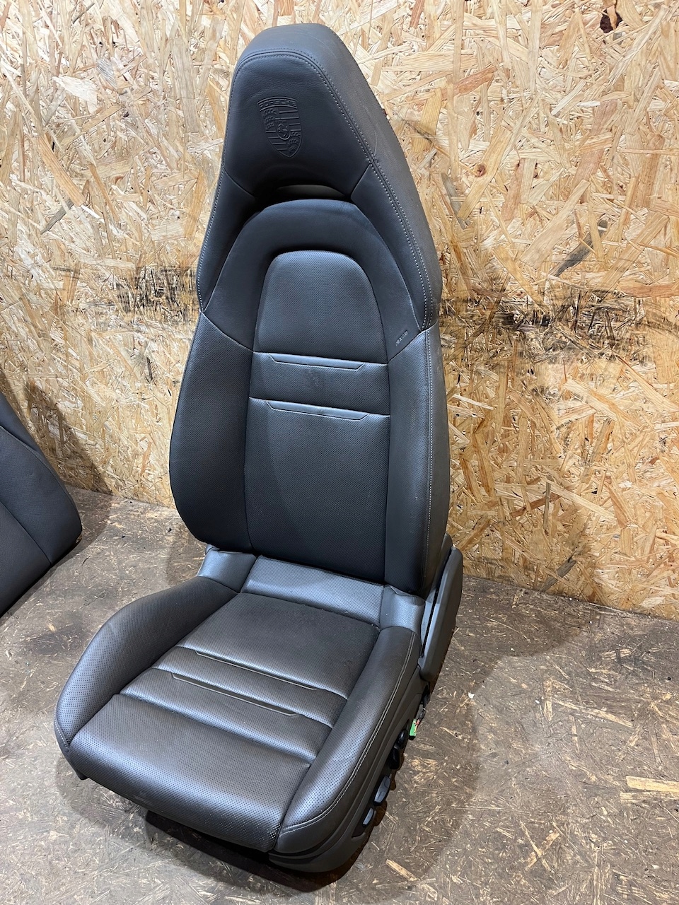 seat support front front left PORSCHE PANAMERA 971 ACHATGRAU 1