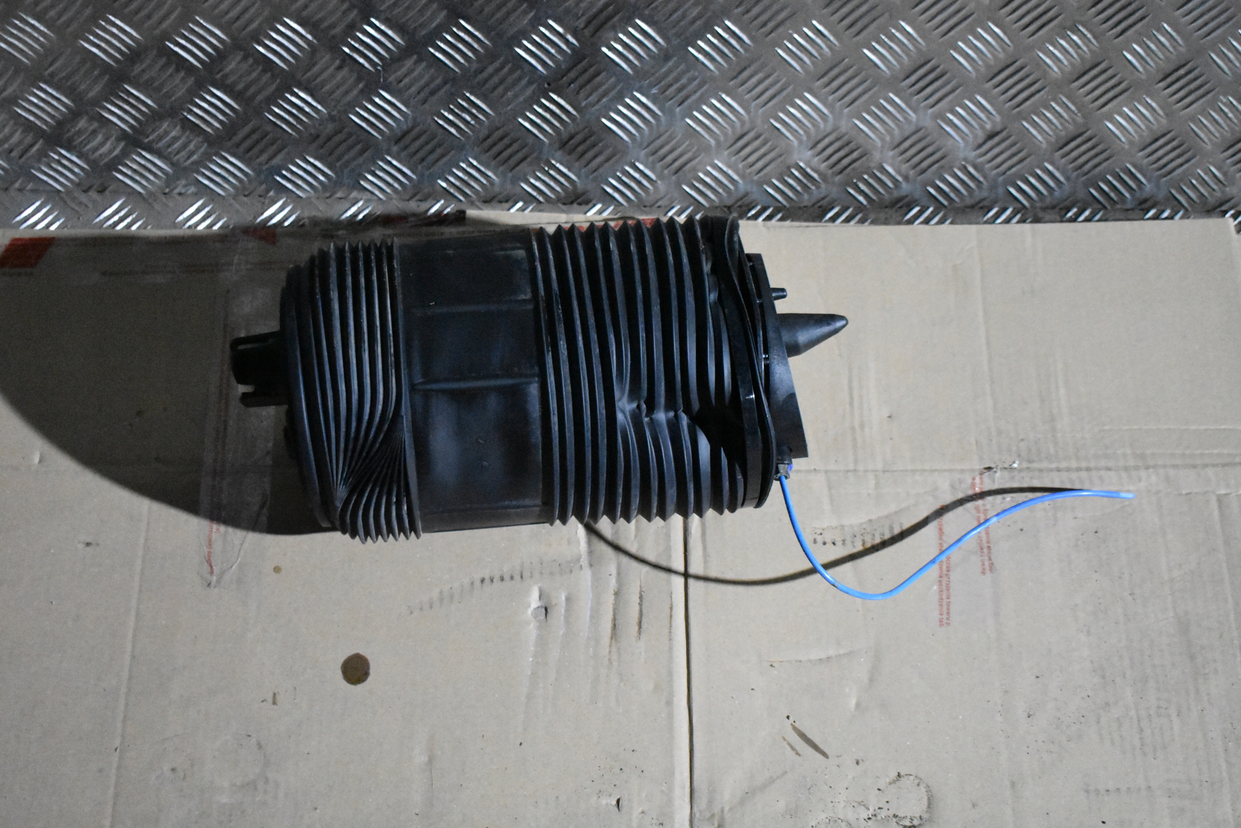 IDEALNY MIECH airbag rear right BENTLEY BENTAYGA 1