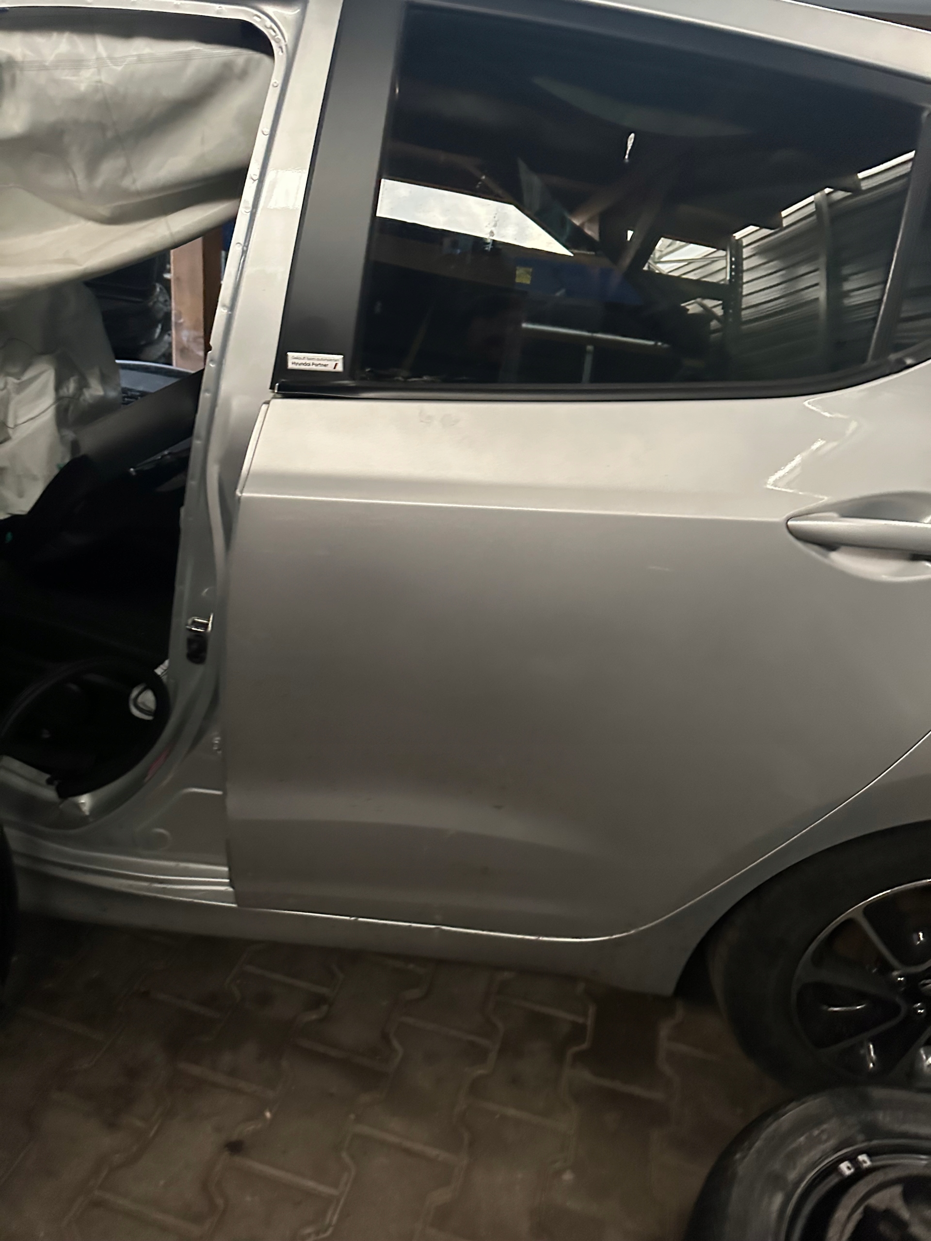 HYUNDAI I10 II 13-19 door left rear part complete