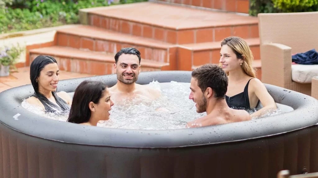 BASEN Z HYDROMASAŻEM 6 OSÓB DMUCHANE VITO MSPA + BĄBELKI + PILOT Pojemność 930 l