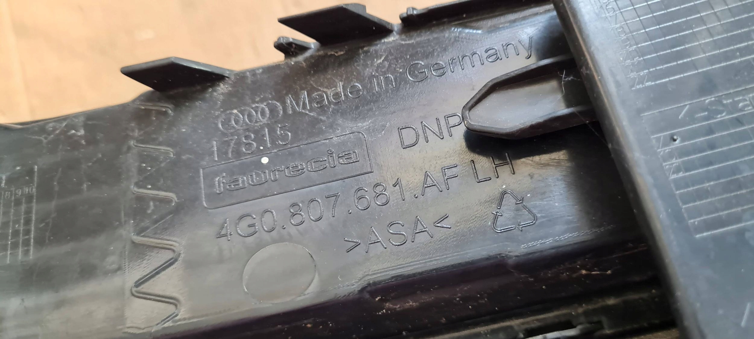 A6 C7 4G LIFT grid of a bumper left left front SLINE 4G0807681AF