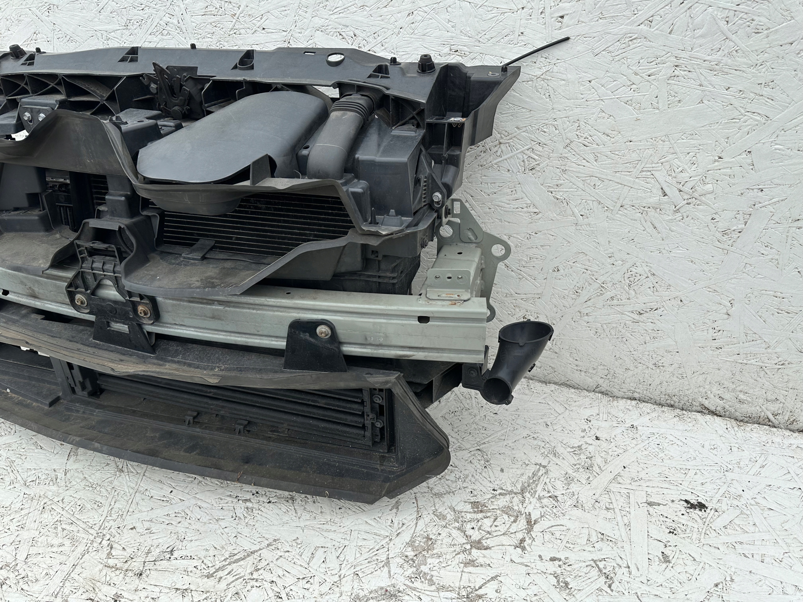 SCENIC IV PAS PRZEDNI 1,6 dci CHŁODNICE Typ samochodu Samochody osobowe