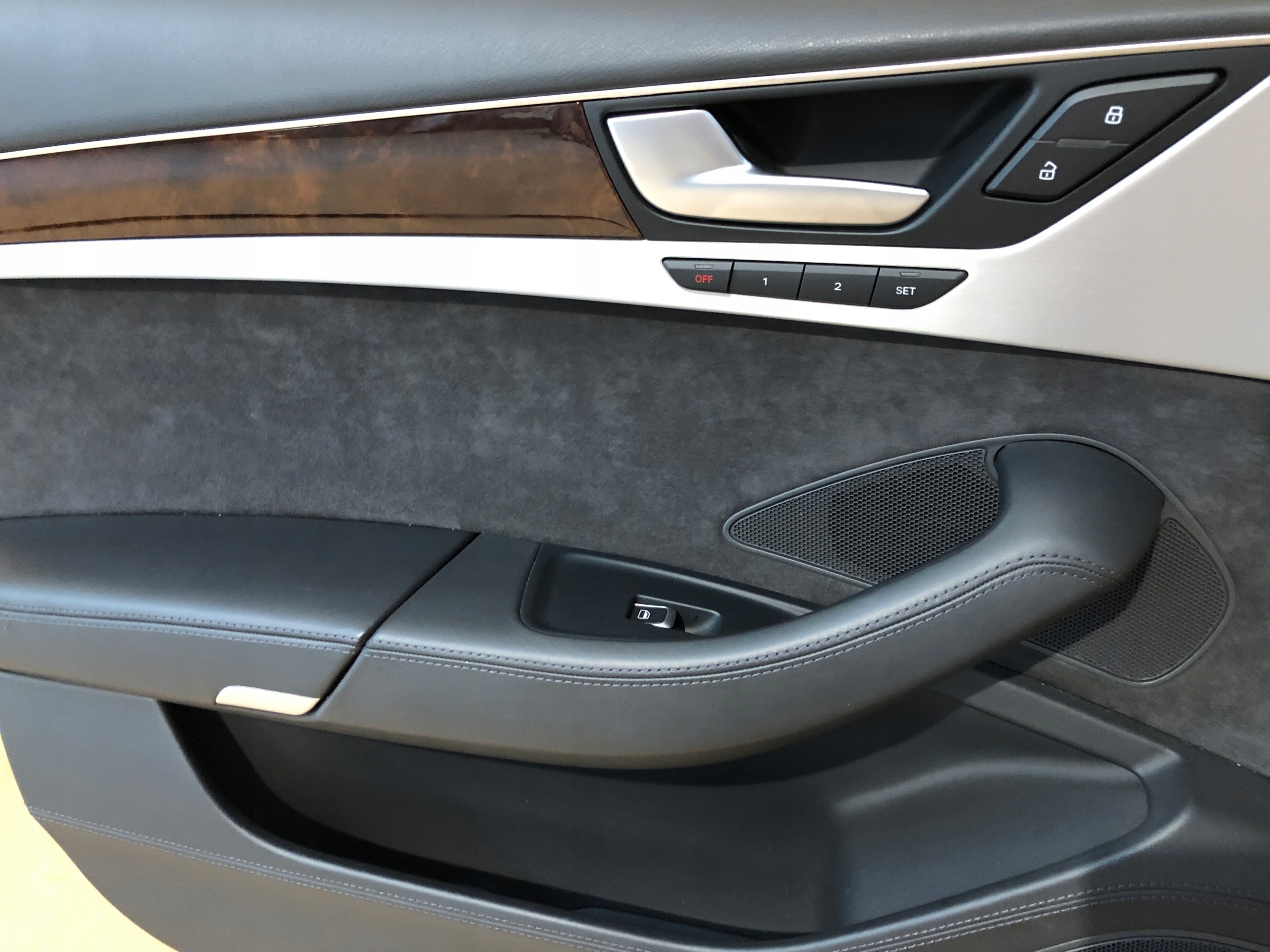 AUDI A8 4H D4 upholstery side left front ANGLIK