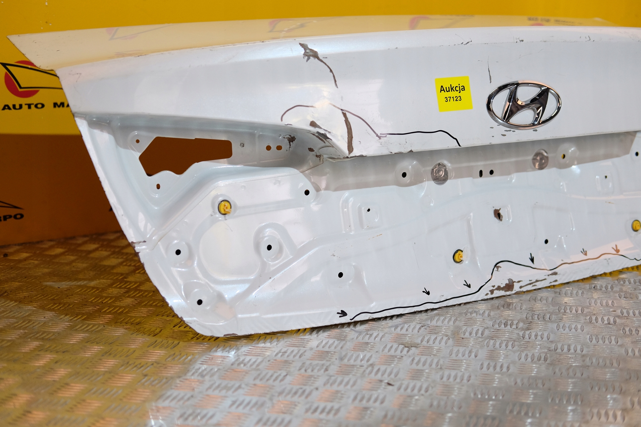 HYUNDAI SONATA 2015 16- KLAPA BAGAŻNIKA TYŁ TYLNA Producent części Hyundai OE