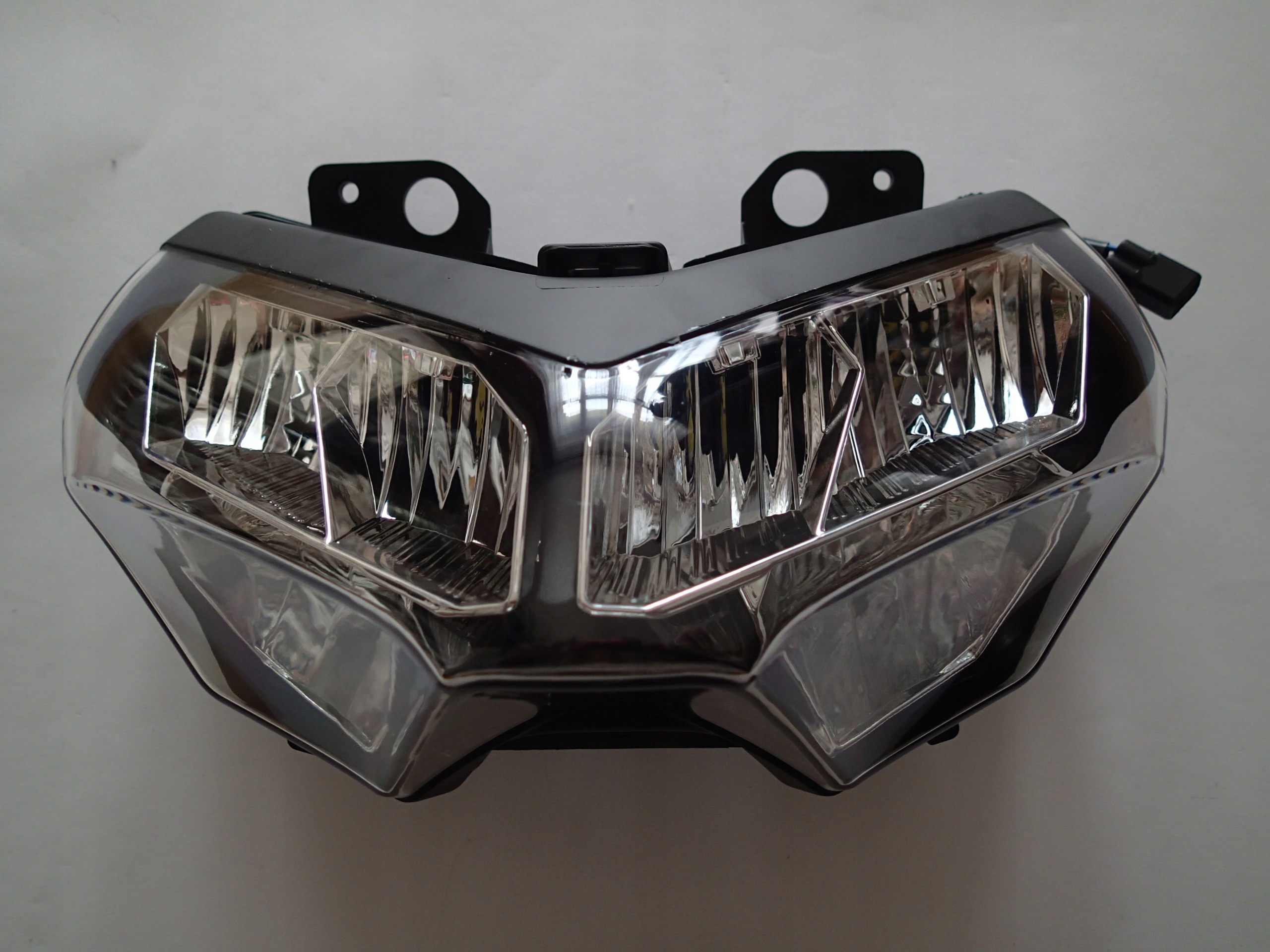 Фара z1000. Фара передняя led 4130000204. Фара от z1000. C300 aftermarket Headlights. Фара 650