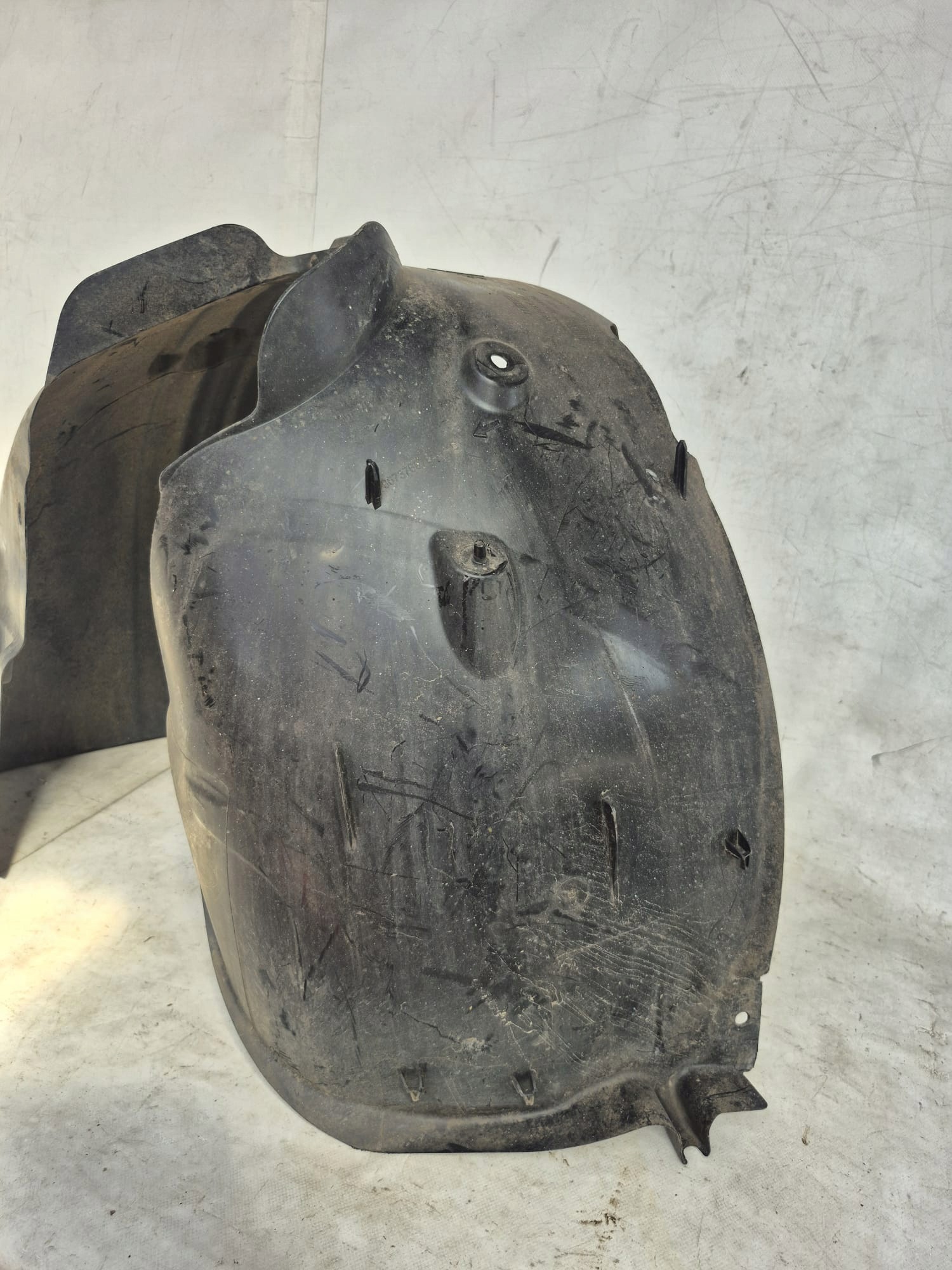 PEUGEOT 208 and 1 12-19 mudguard right front front 9673797180