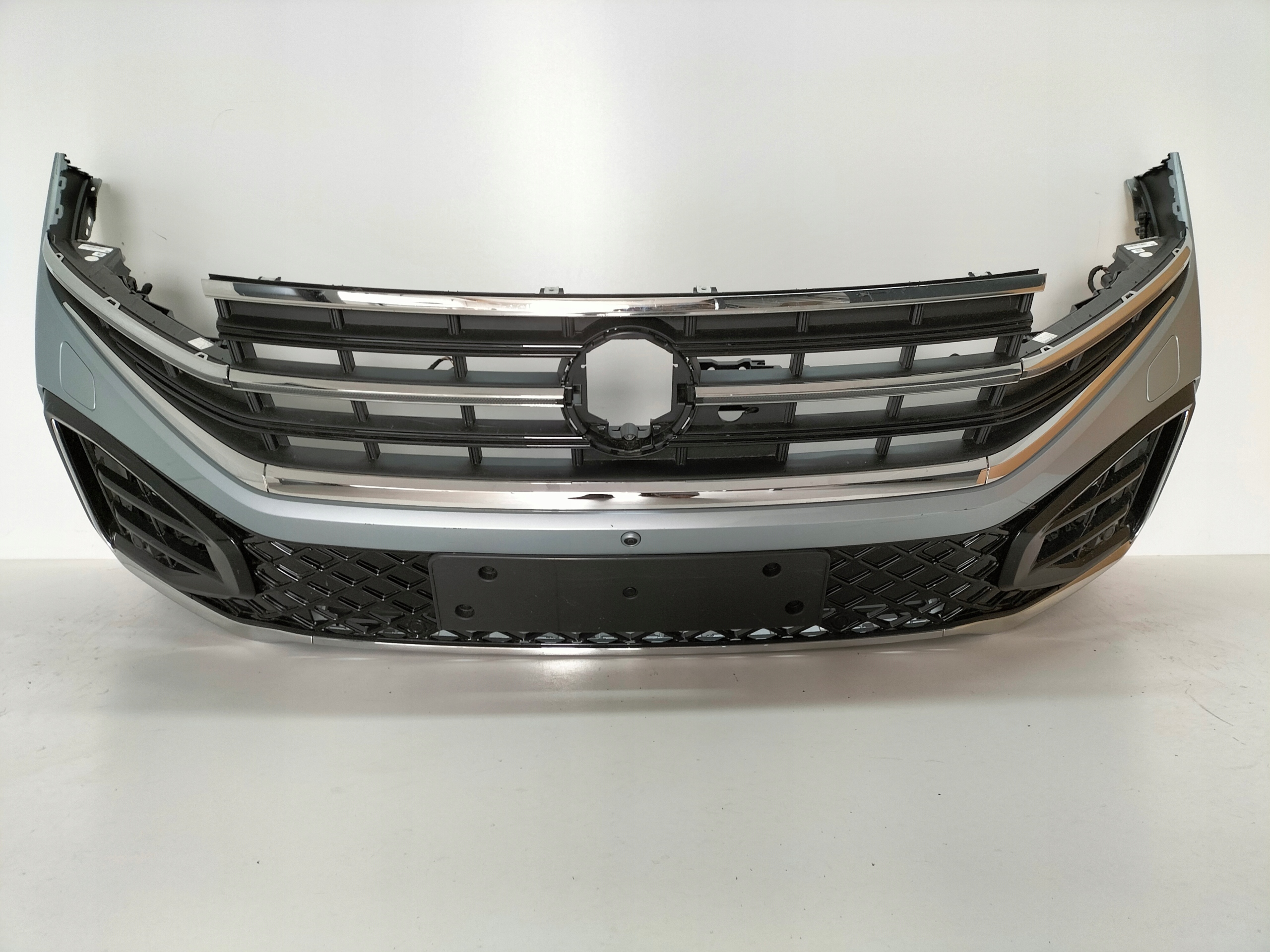 Бампер передний перед VW TOUAREG III РЕСТАЙЛИНГ 23- R-LINE