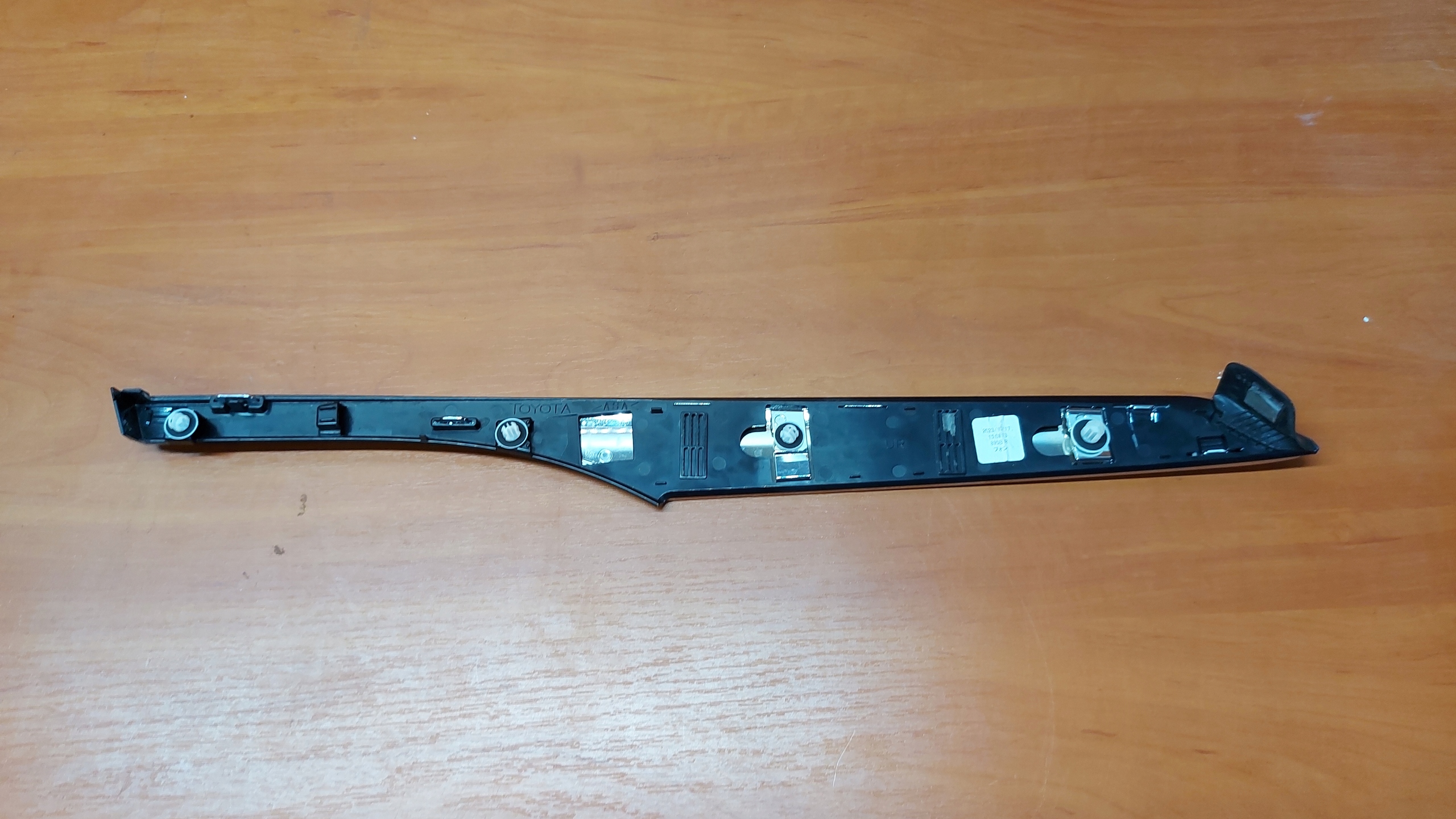moulding upper CHROM left left rear part TOYOTA COROLLA CROSS 21