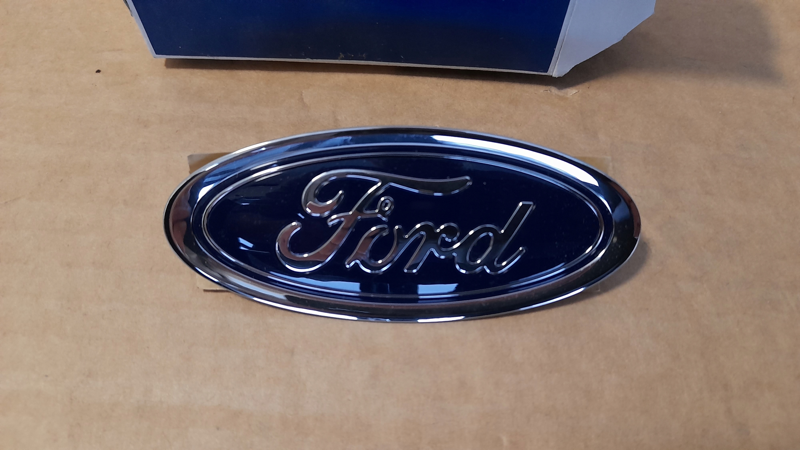 ЕМБЛЕМА ЗАДНИЙ FORD FOCUS FIESTA ECOSPORT 1947613