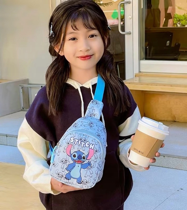 SHEIN JASNONIEBIESKA SASZETKA STITCH