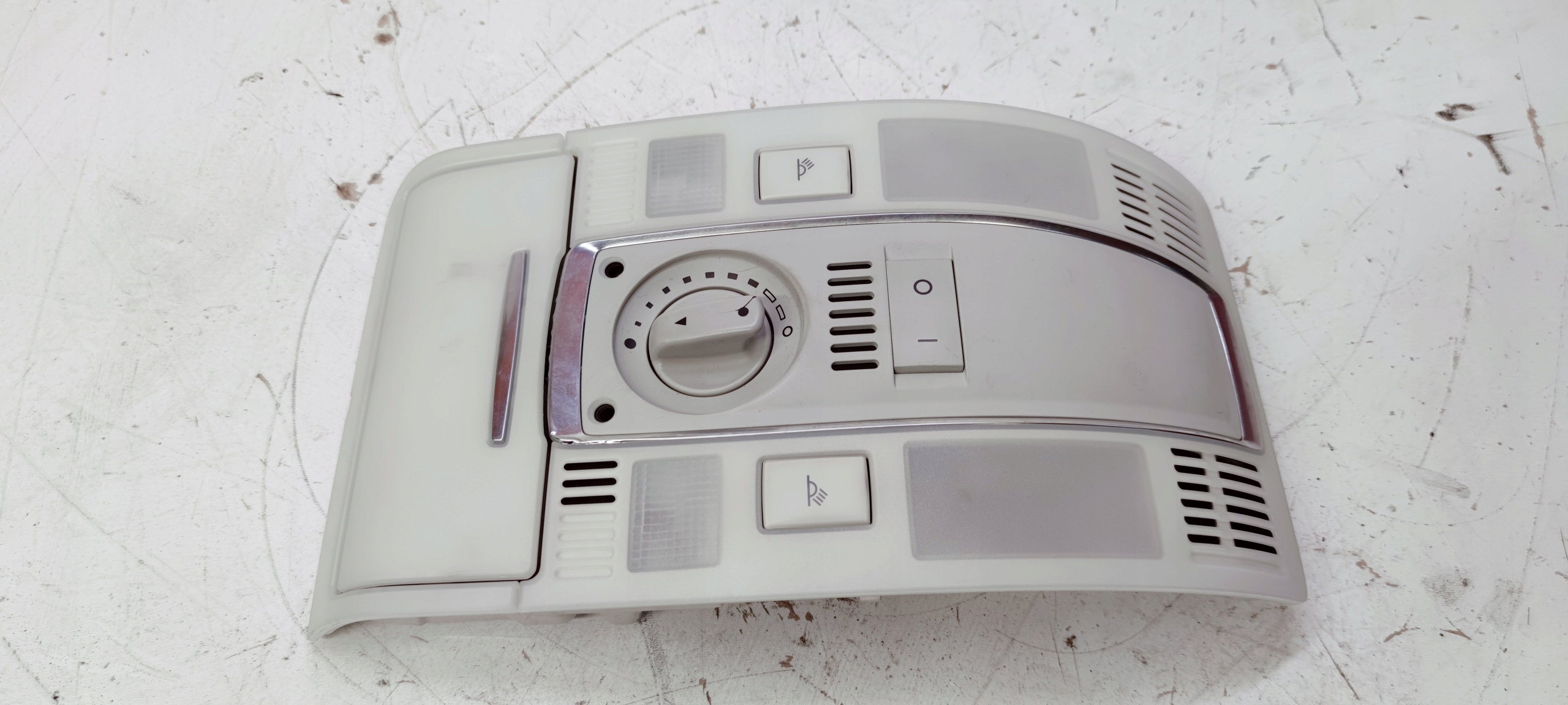 light OSWIETLENIE cabs AUDI A6 4F0947135BE 13T